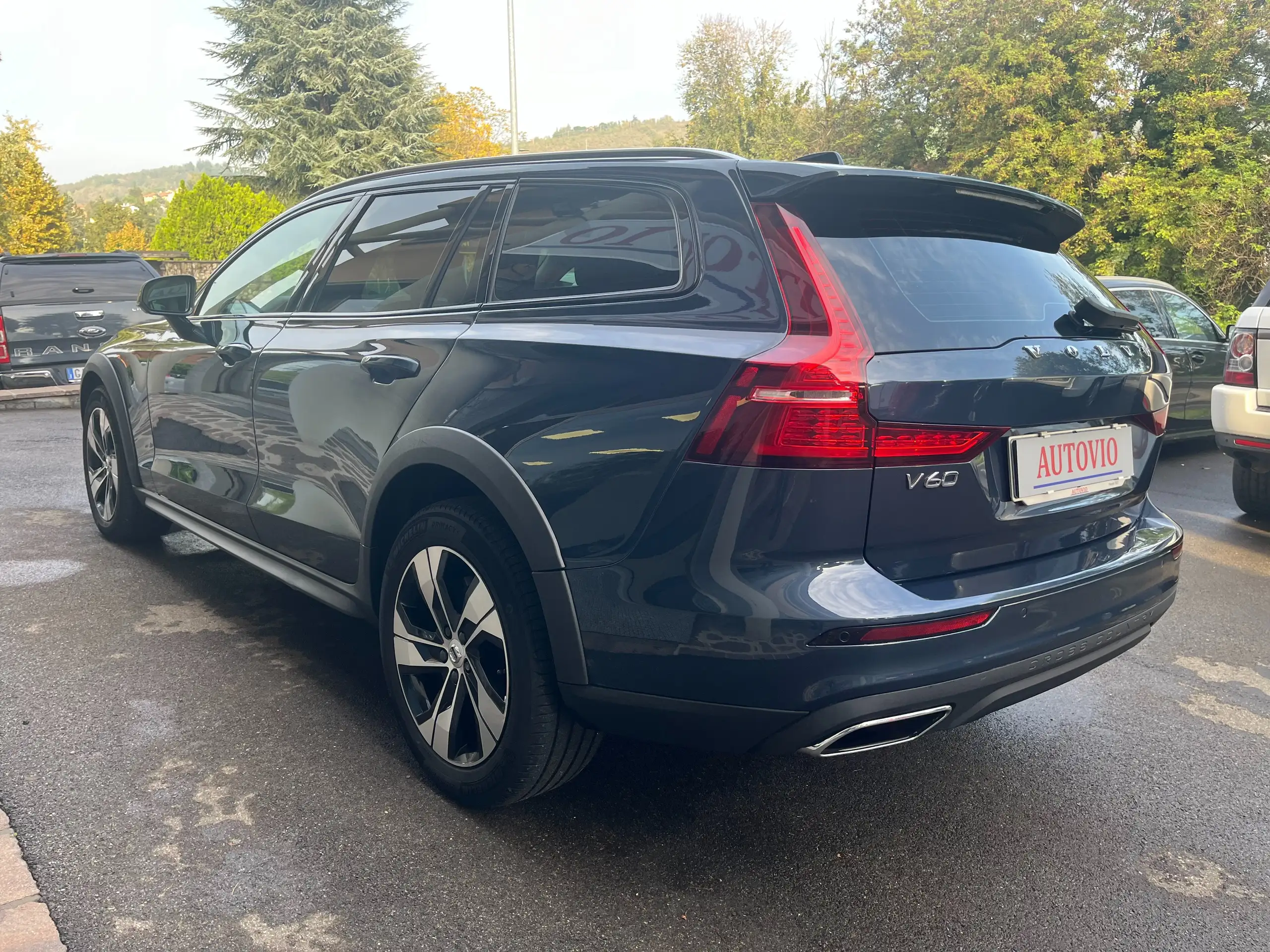 Volvo - V60 Cross Country