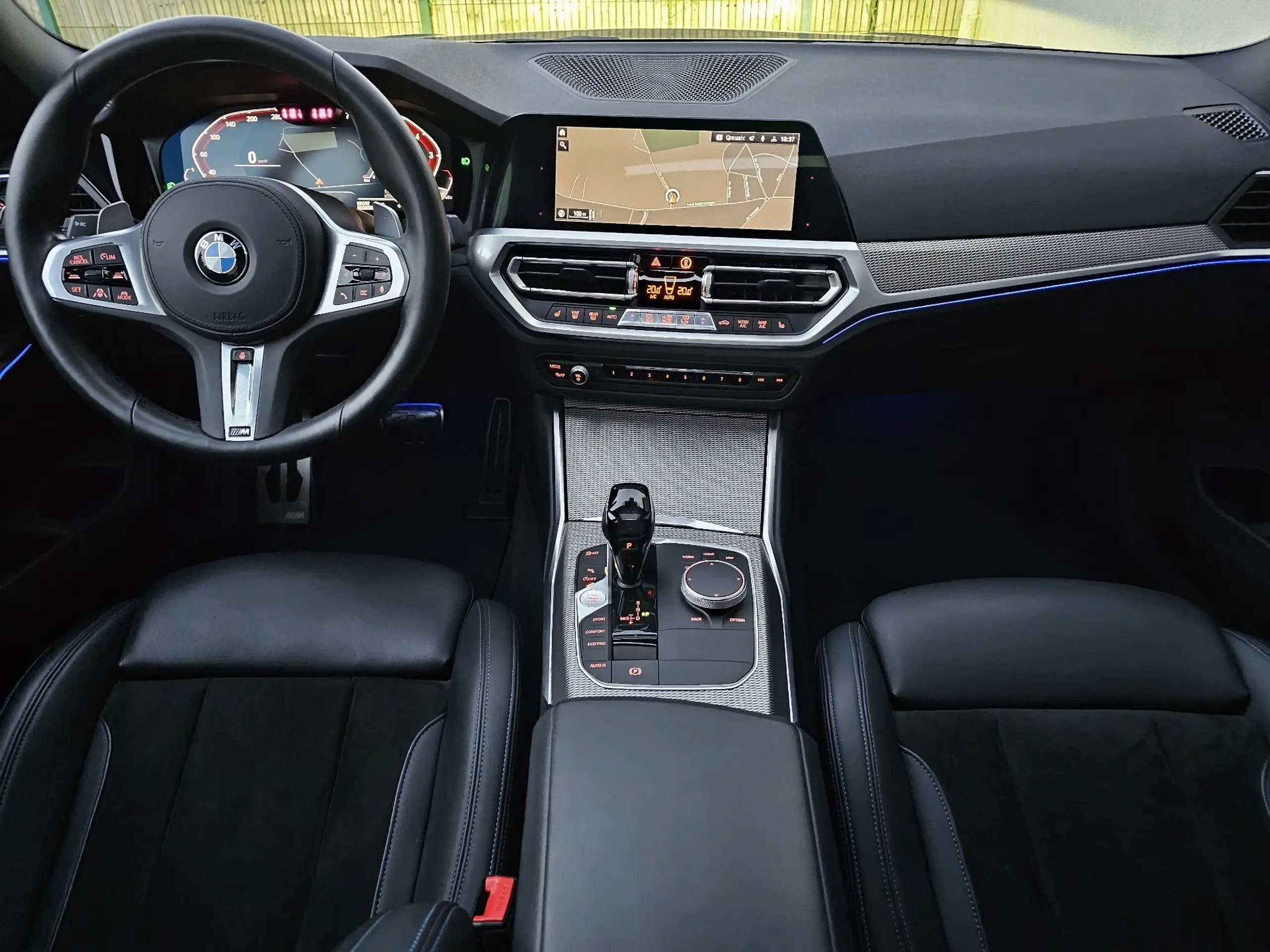 BMW - 320