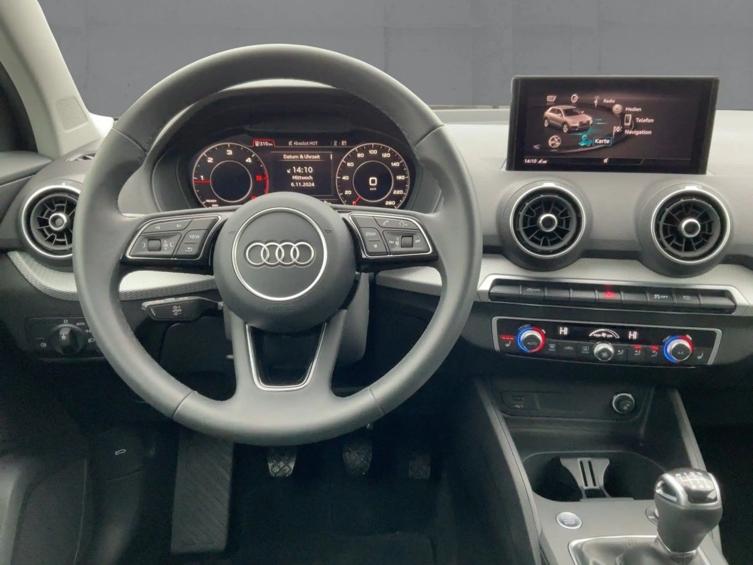 Audi - Q2