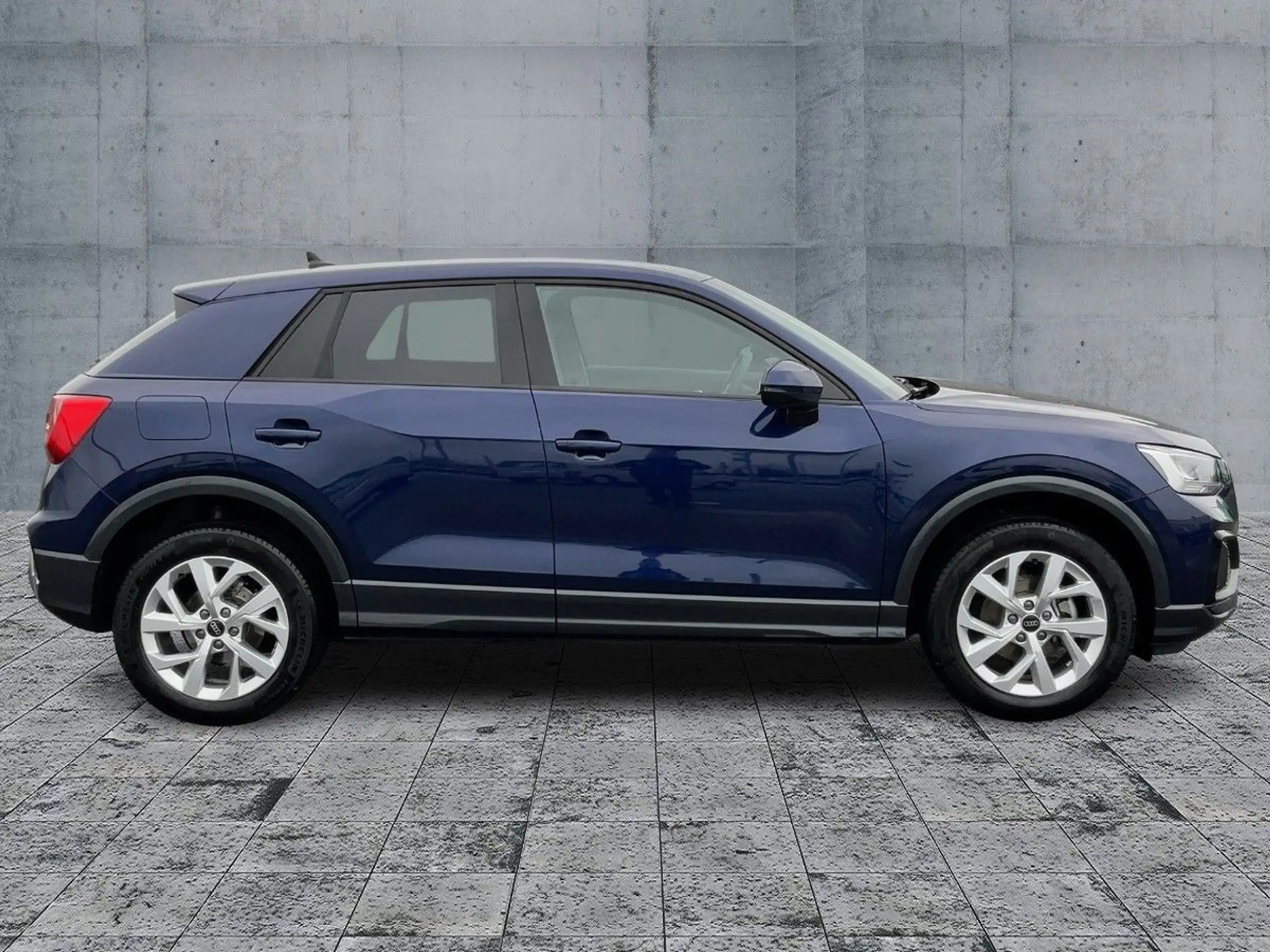 Audi - Q2