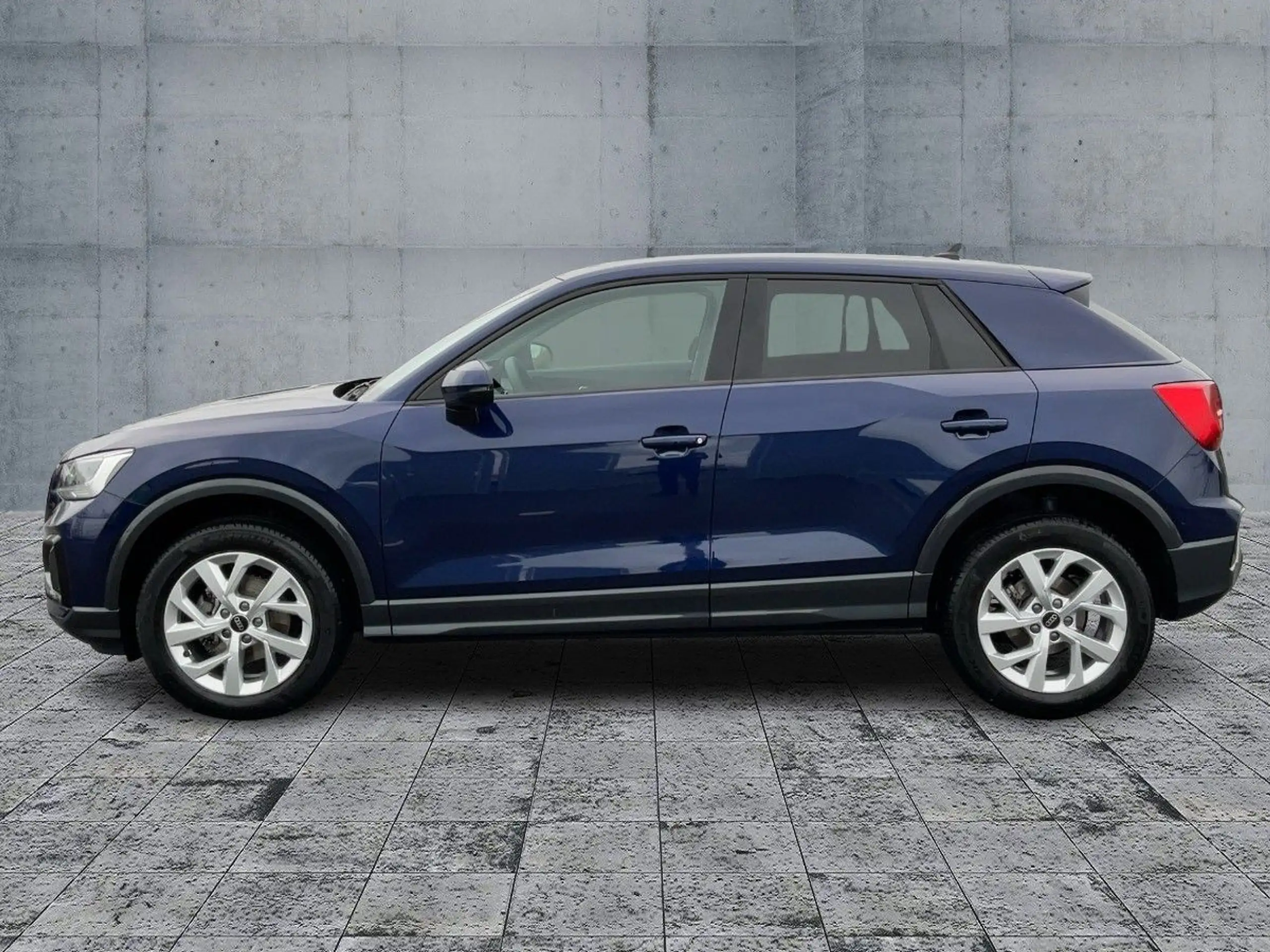 Audi - Q2