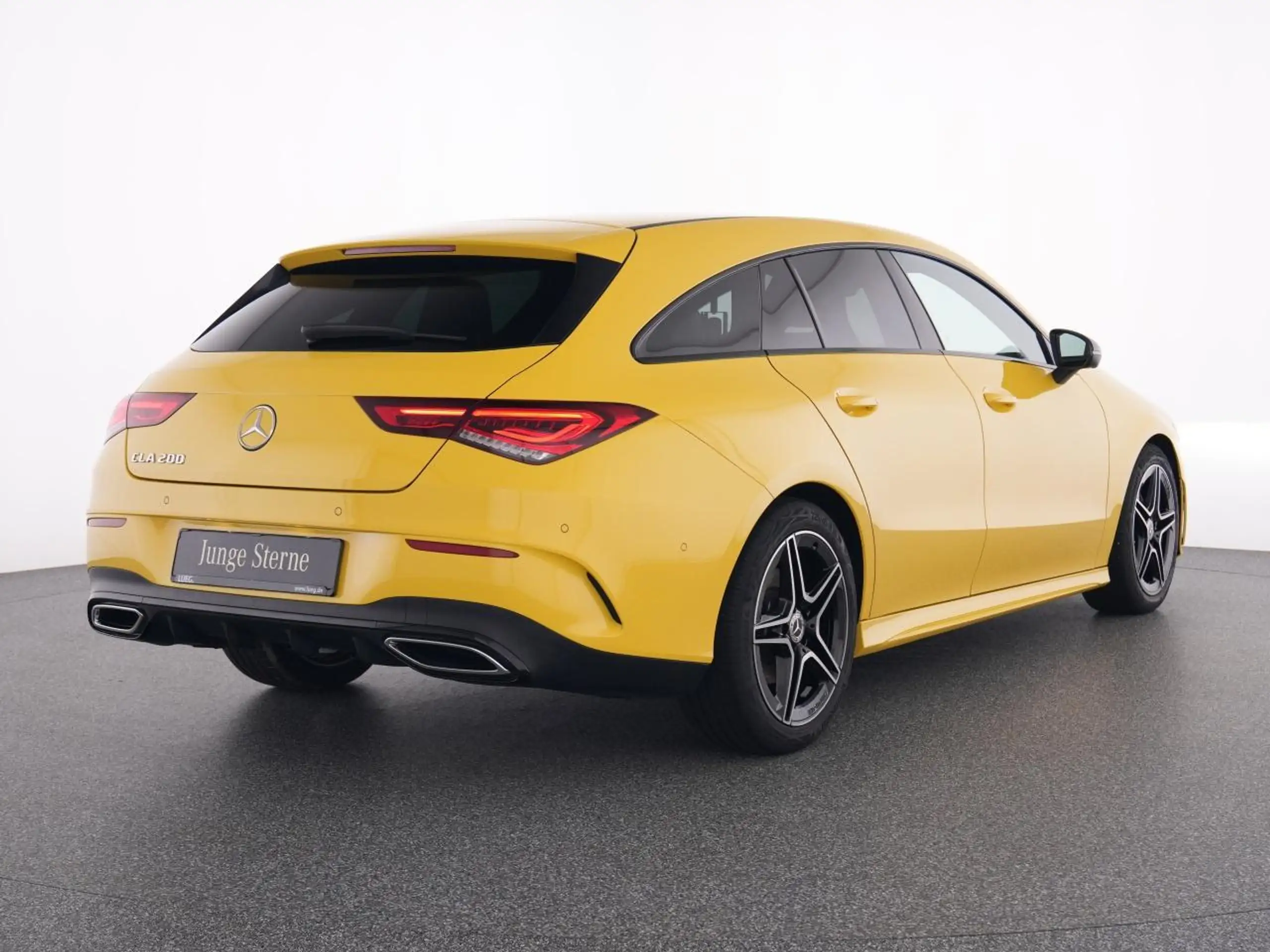 Mercedes-Benz - CLA 200