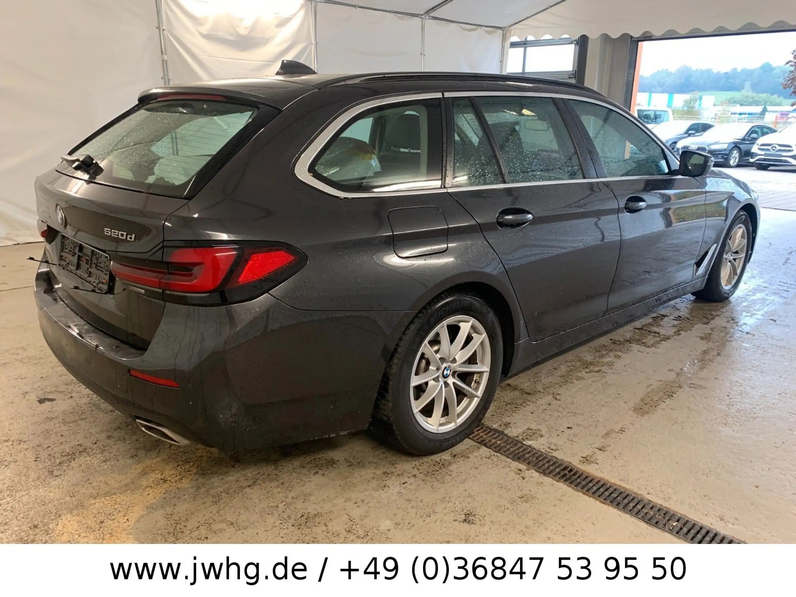 BMW - 520