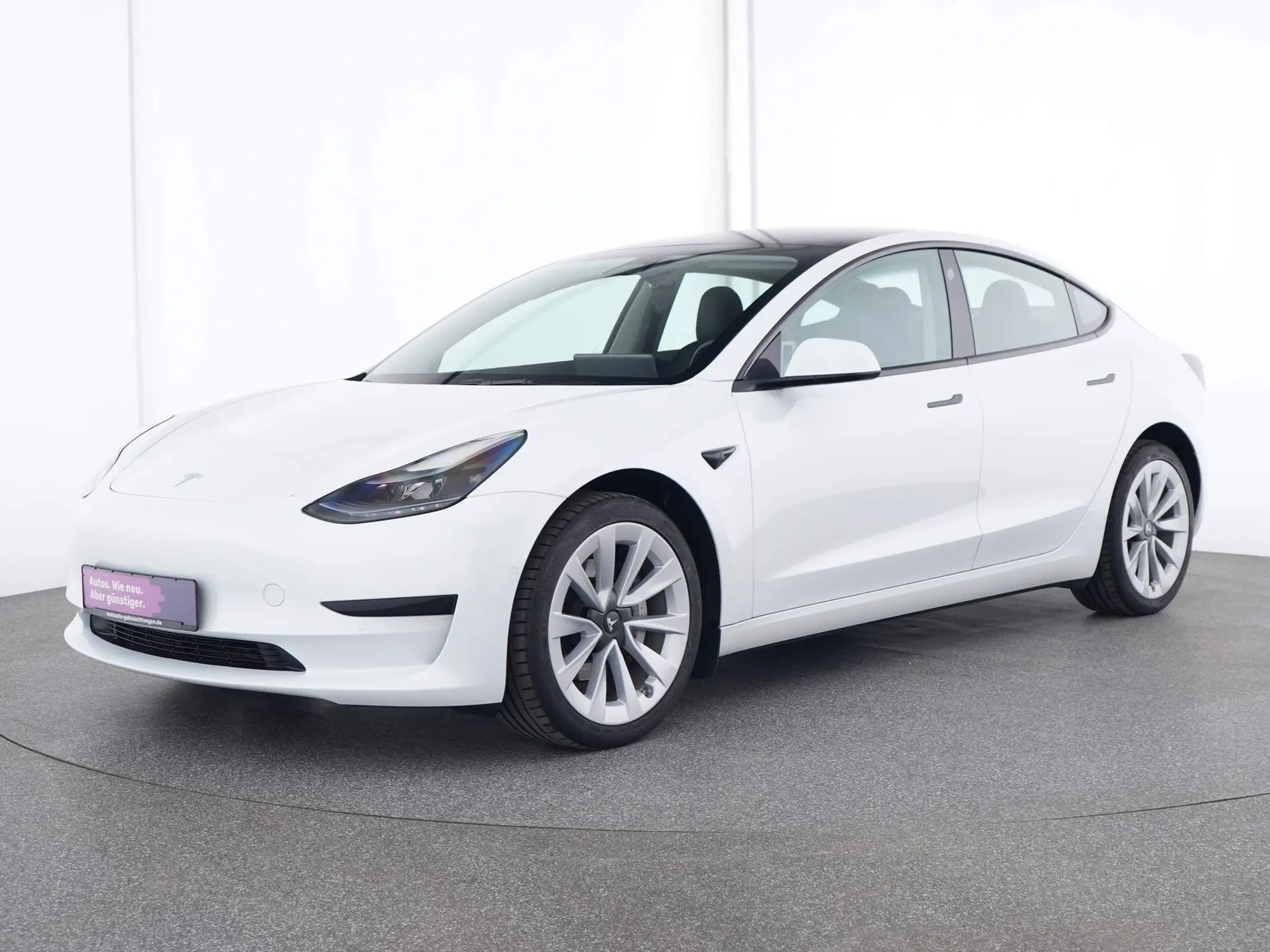 Tesla - Model 3