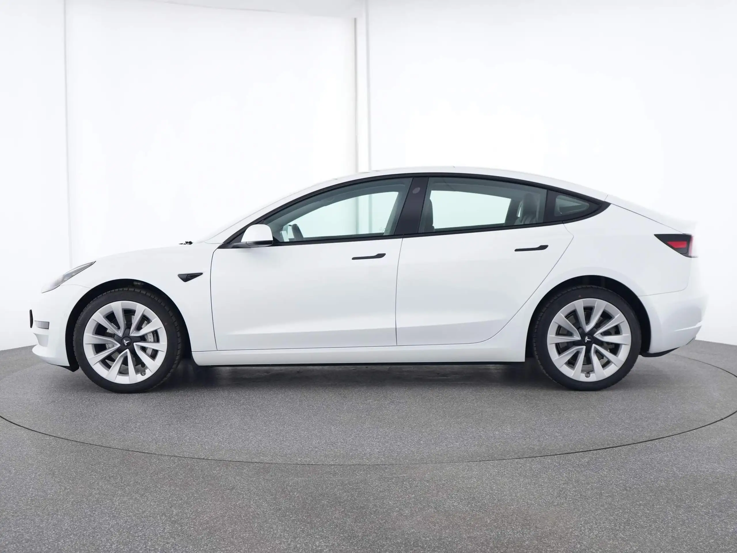 Tesla - Model 3