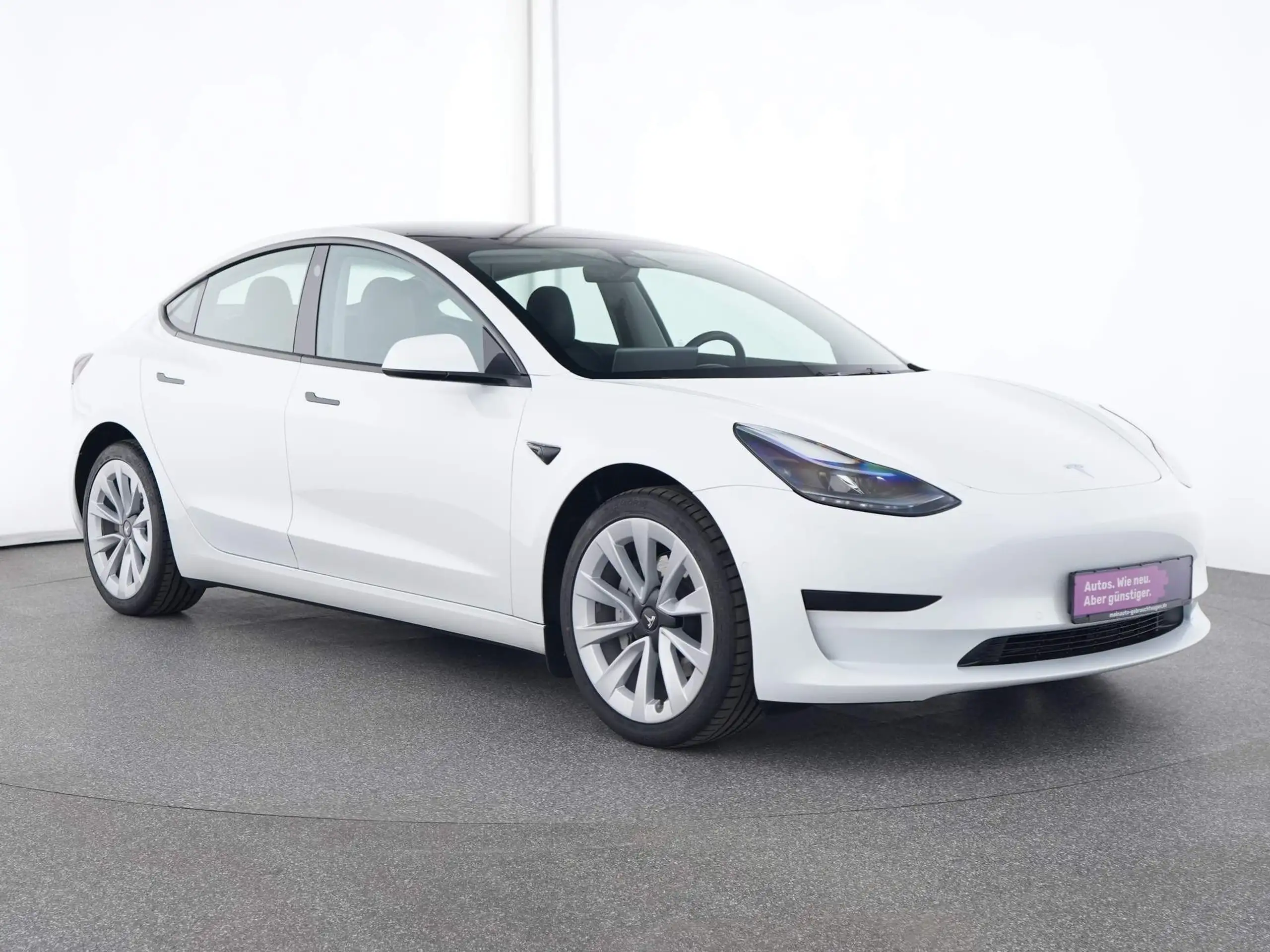 Tesla - Model 3