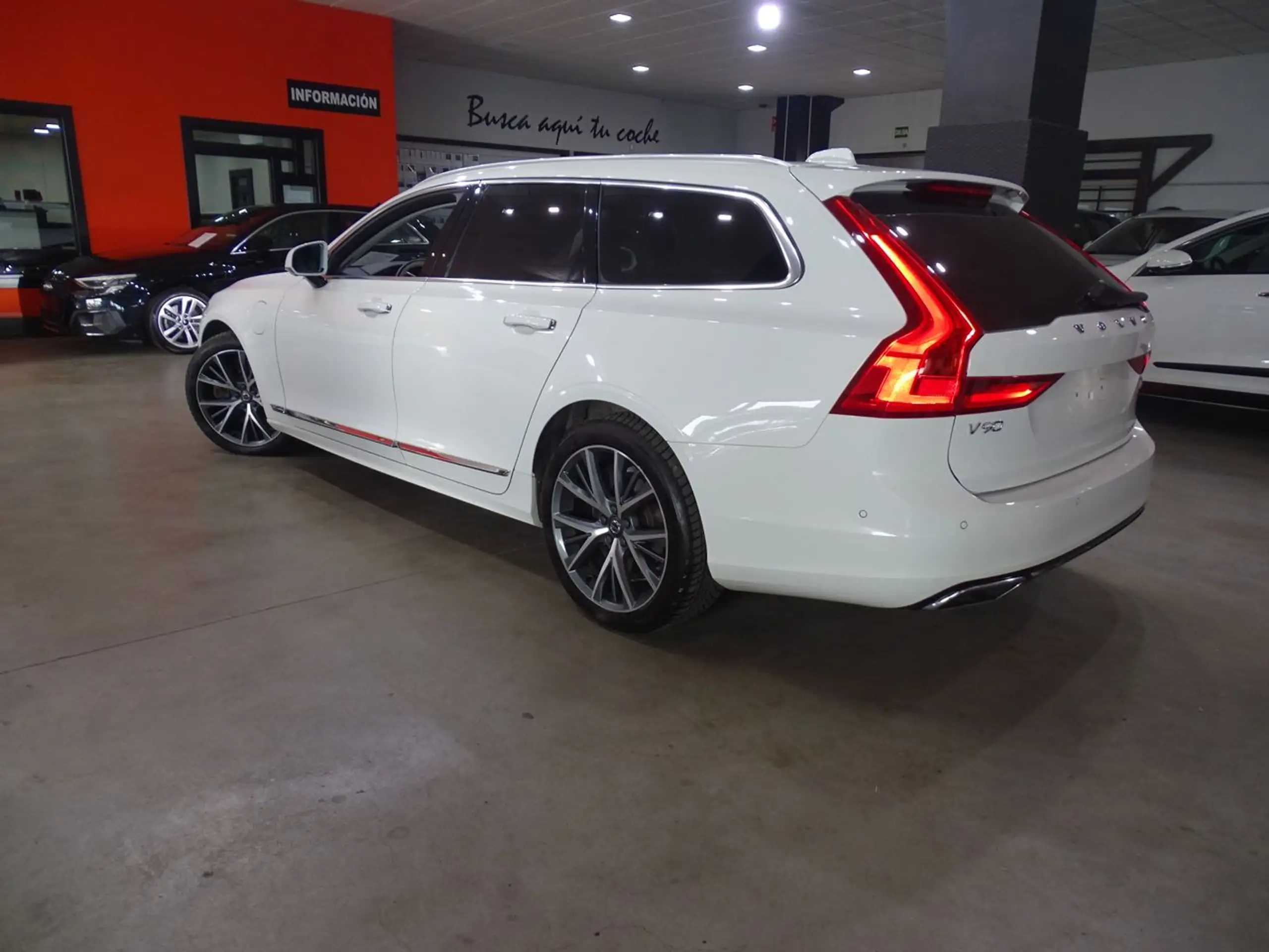 Volvo - V90