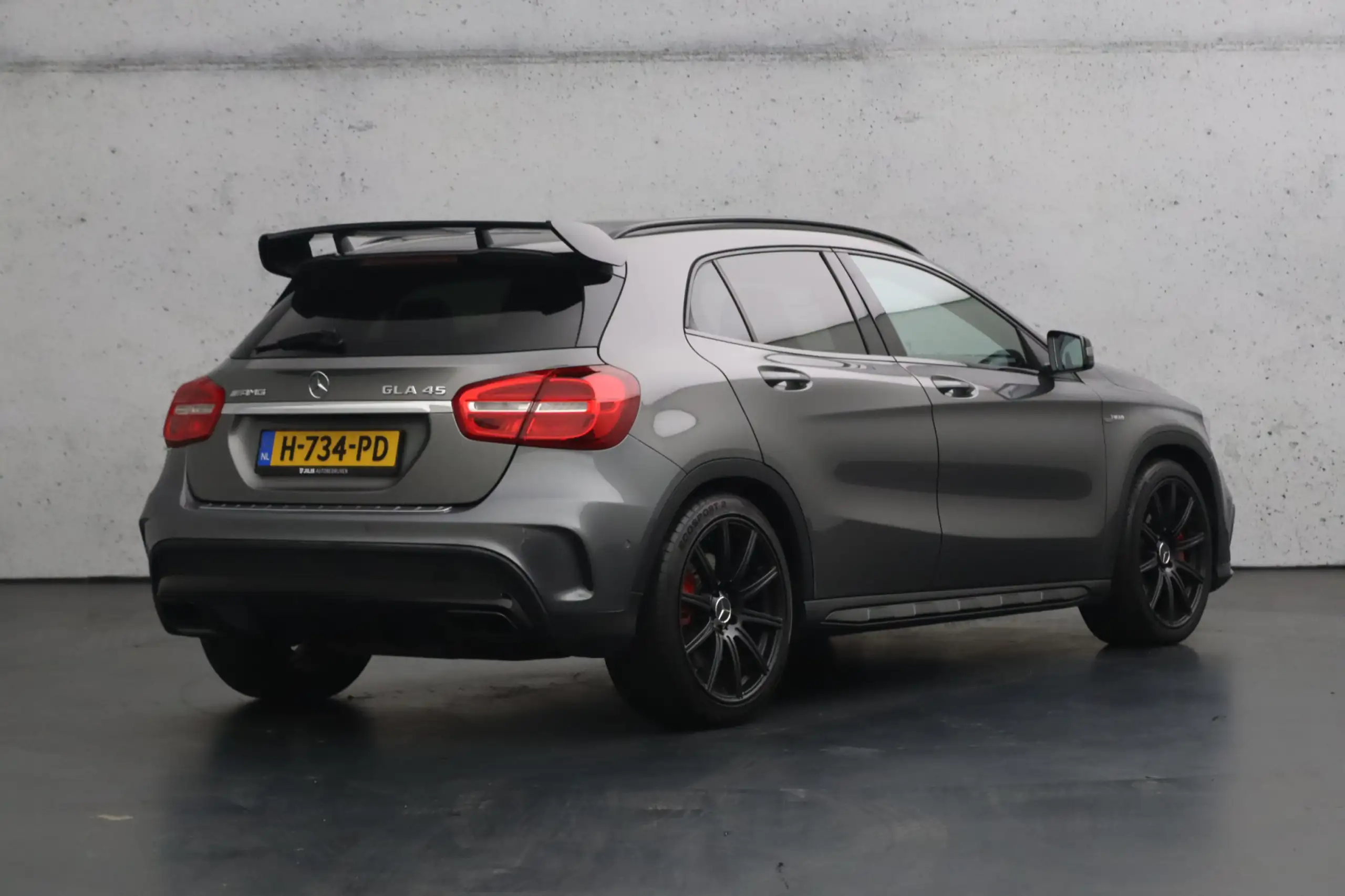 Mercedes-Benz - GLA 45 AMG