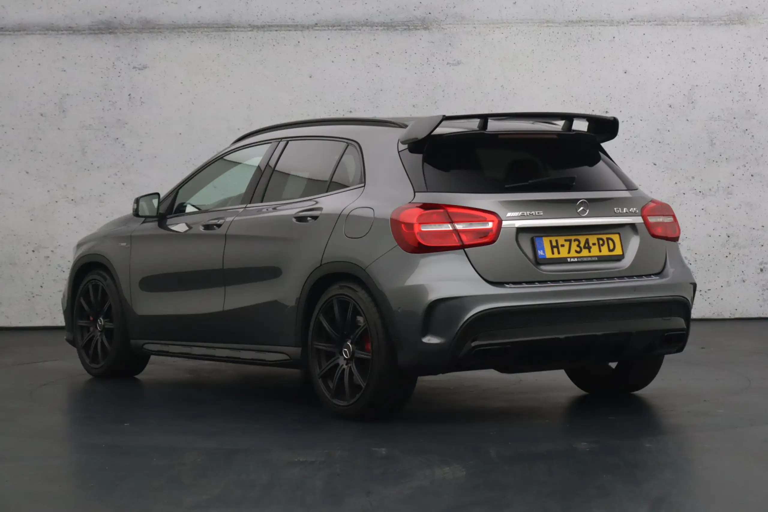 Mercedes-Benz - GLA 45 AMG