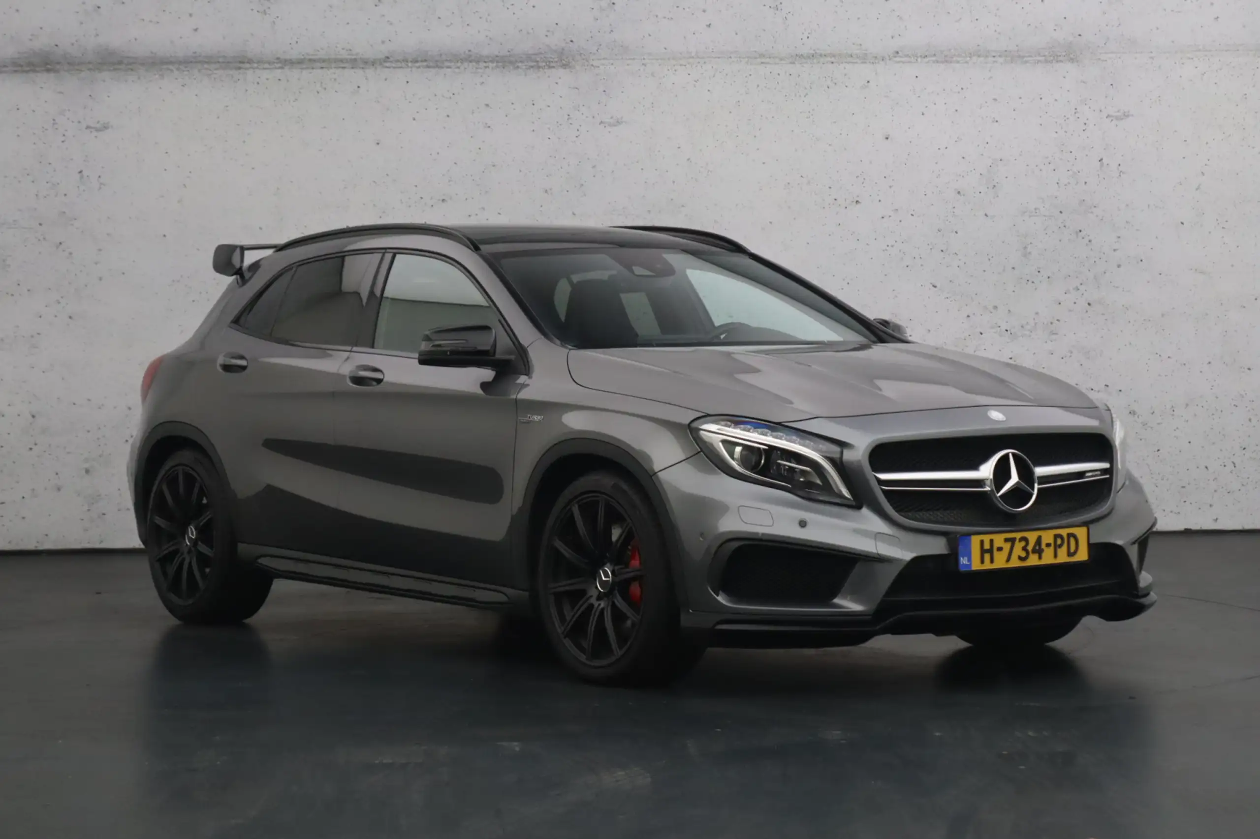 Mercedes-Benz - GLA 45 AMG