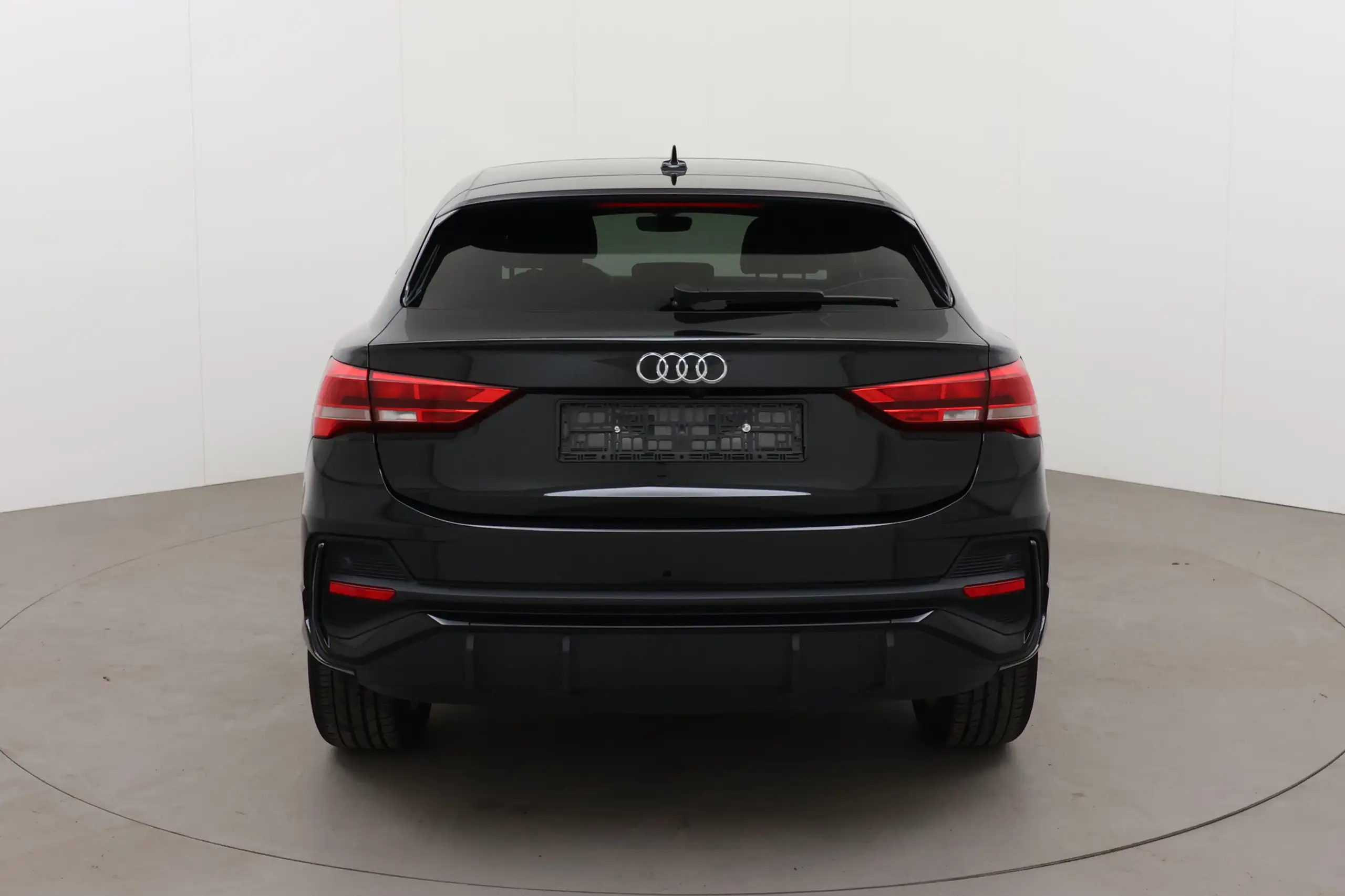 Audi - Q3