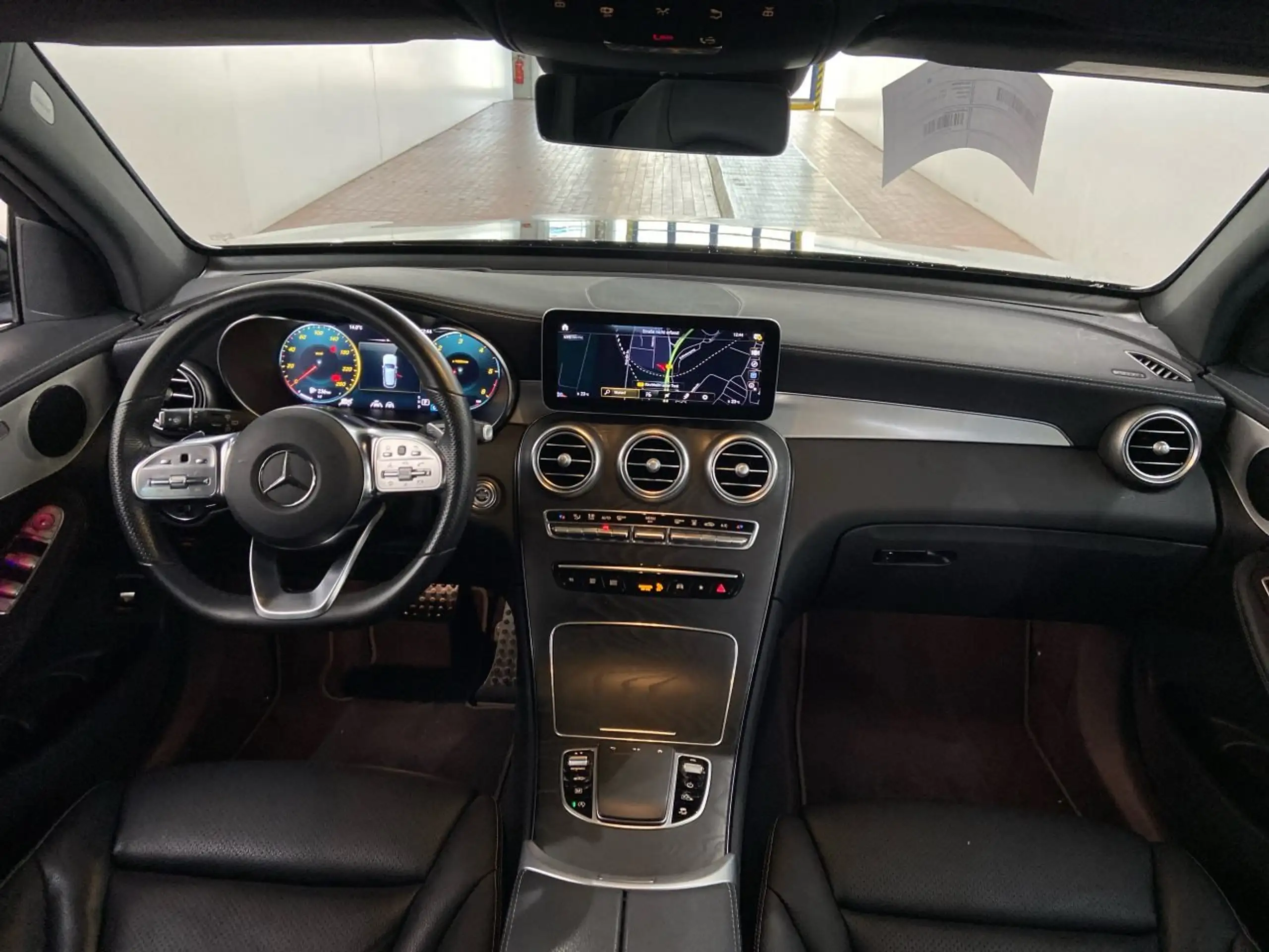 Mercedes-Benz - GLC 220