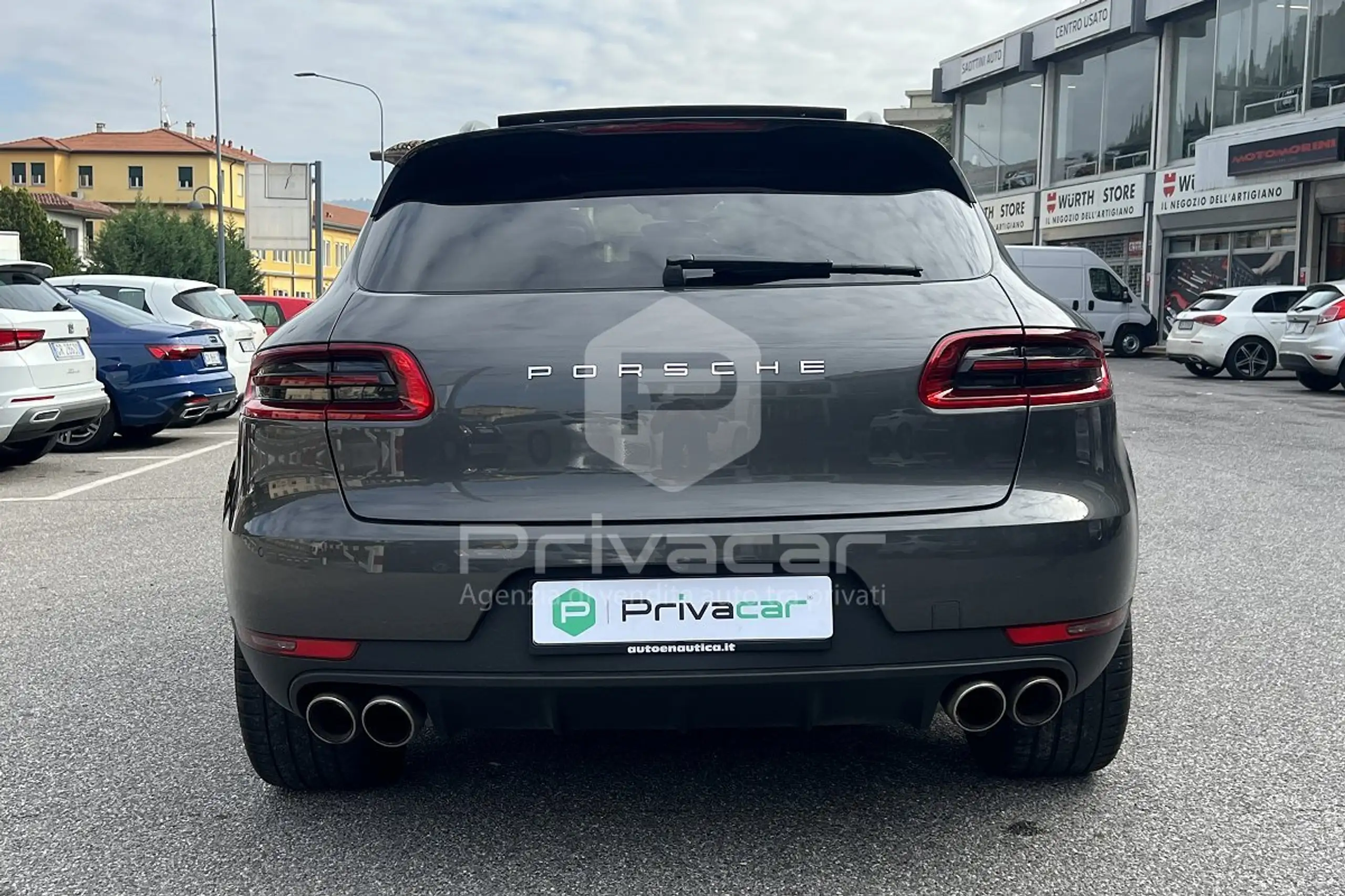 Porsche - Macan