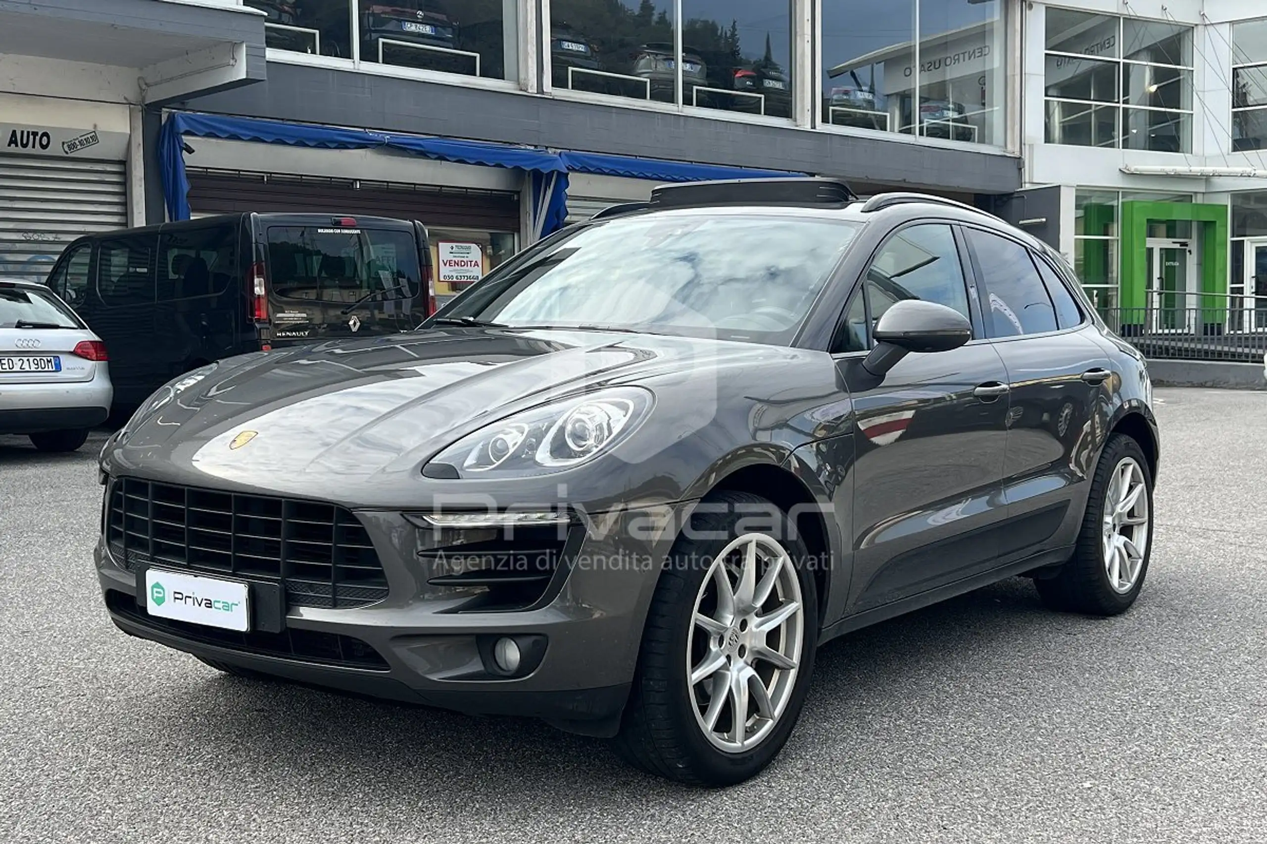 Porsche - Macan