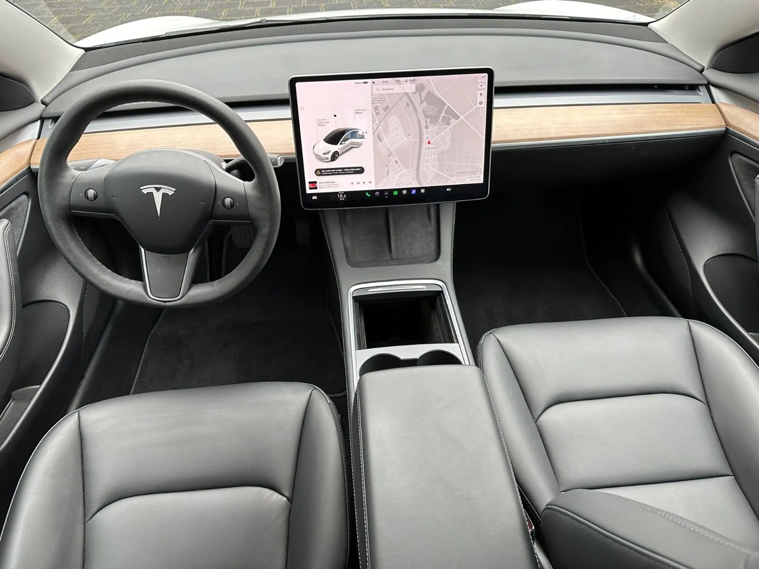 Tesla - Model 3