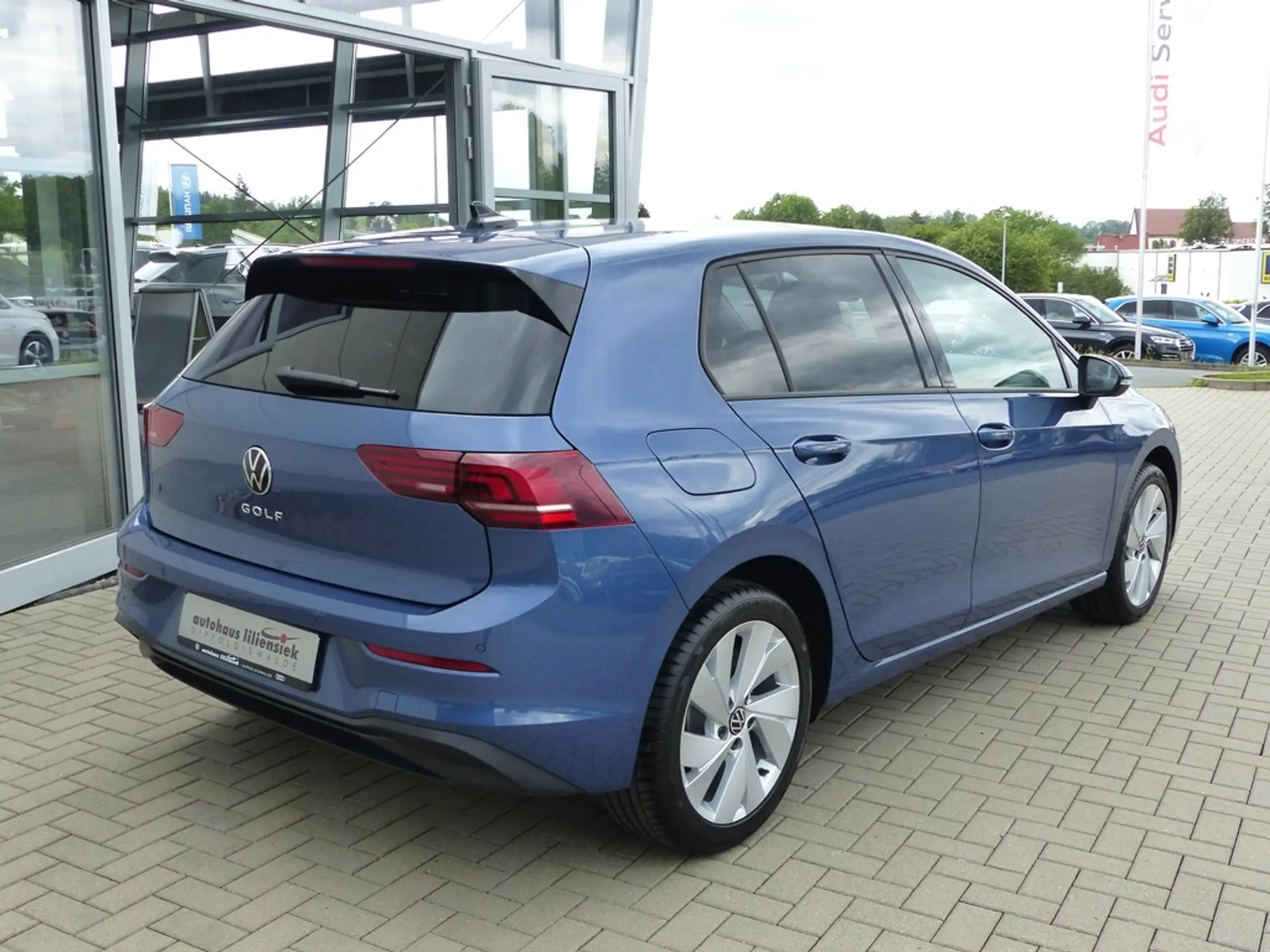 Volkswagen - Golf