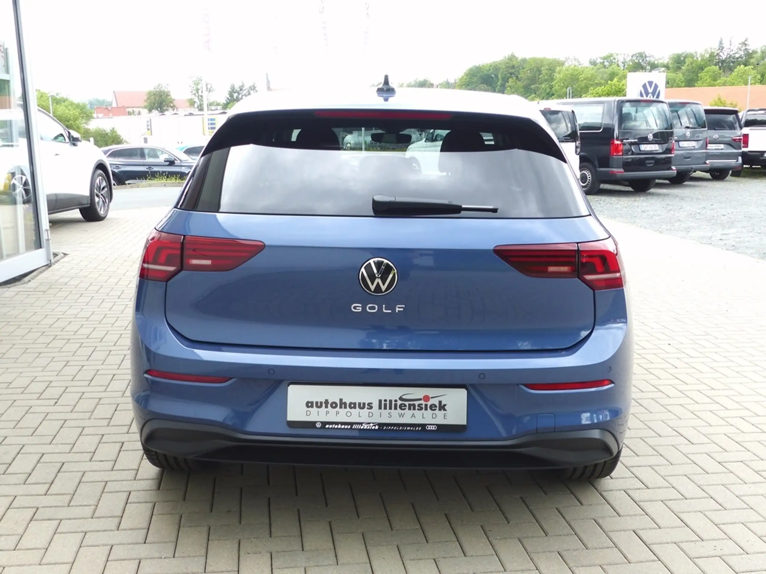 Volkswagen - Golf