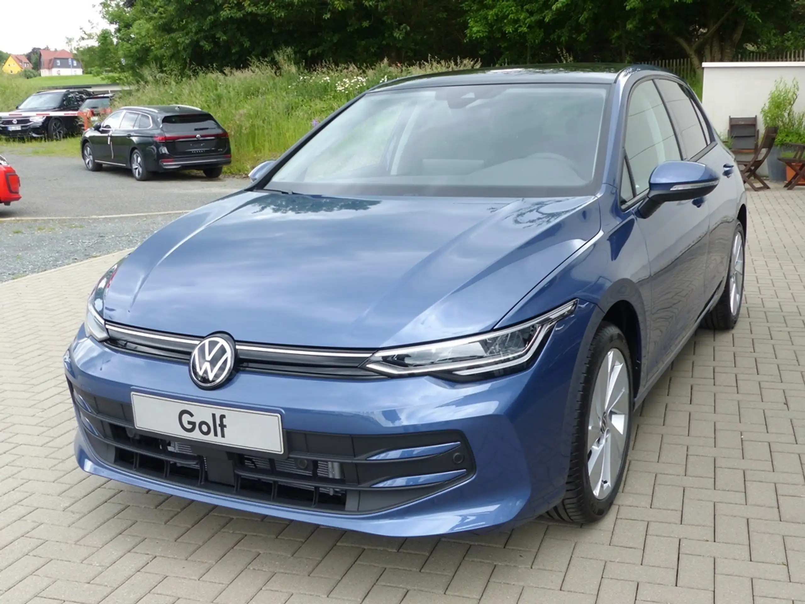 Volkswagen - Golf