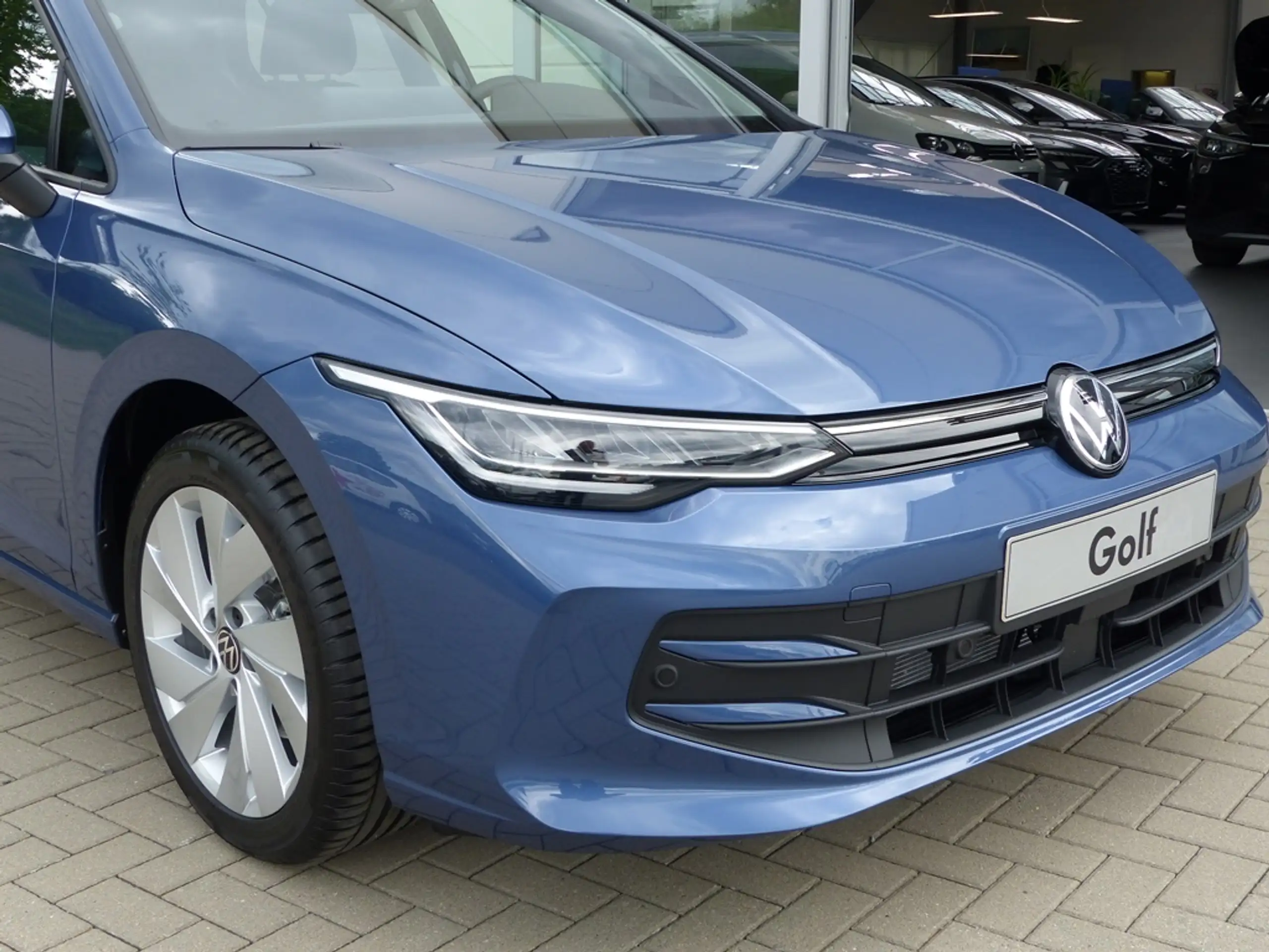 Volkswagen - Golf