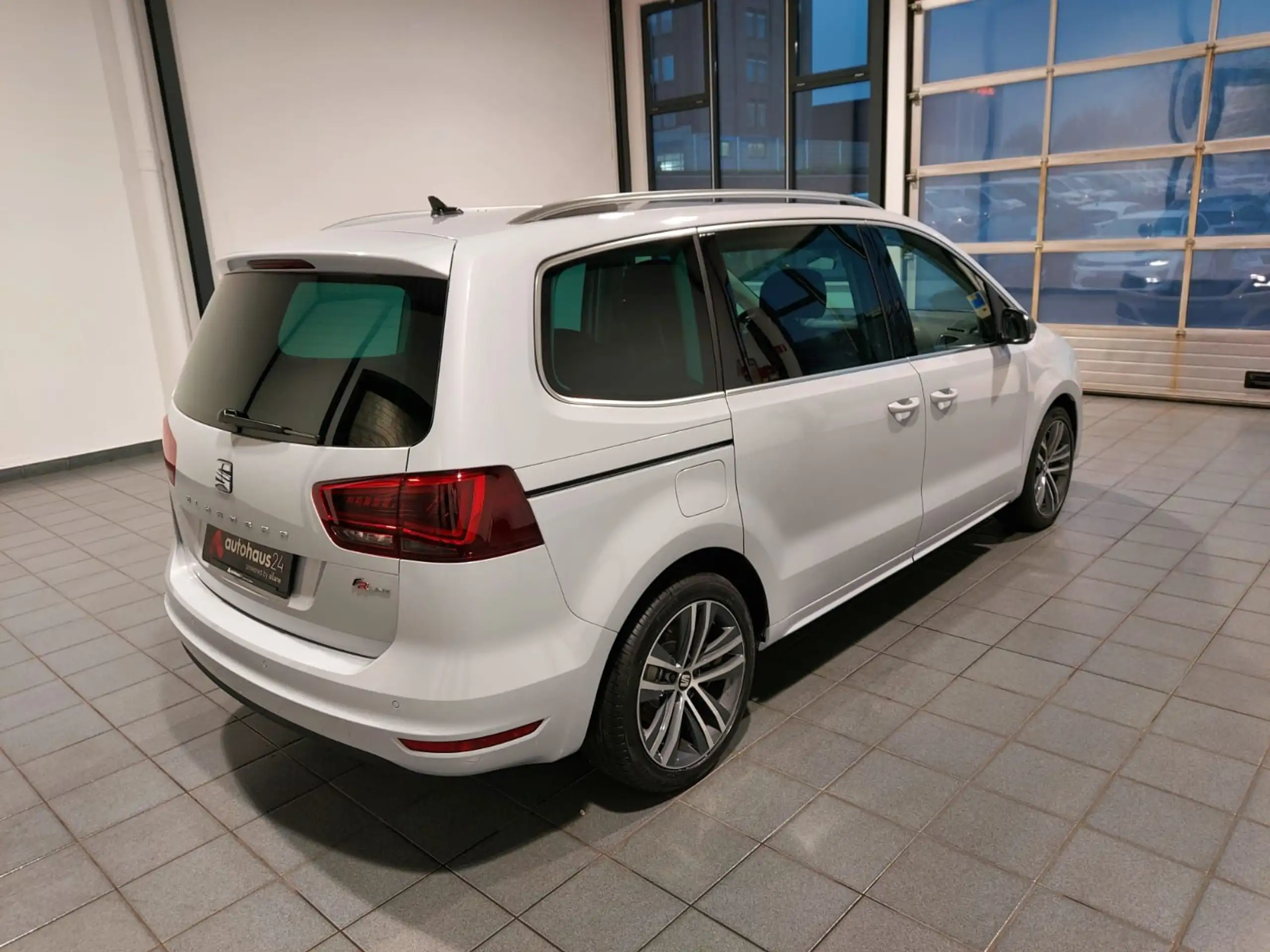 SEAT - Alhambra