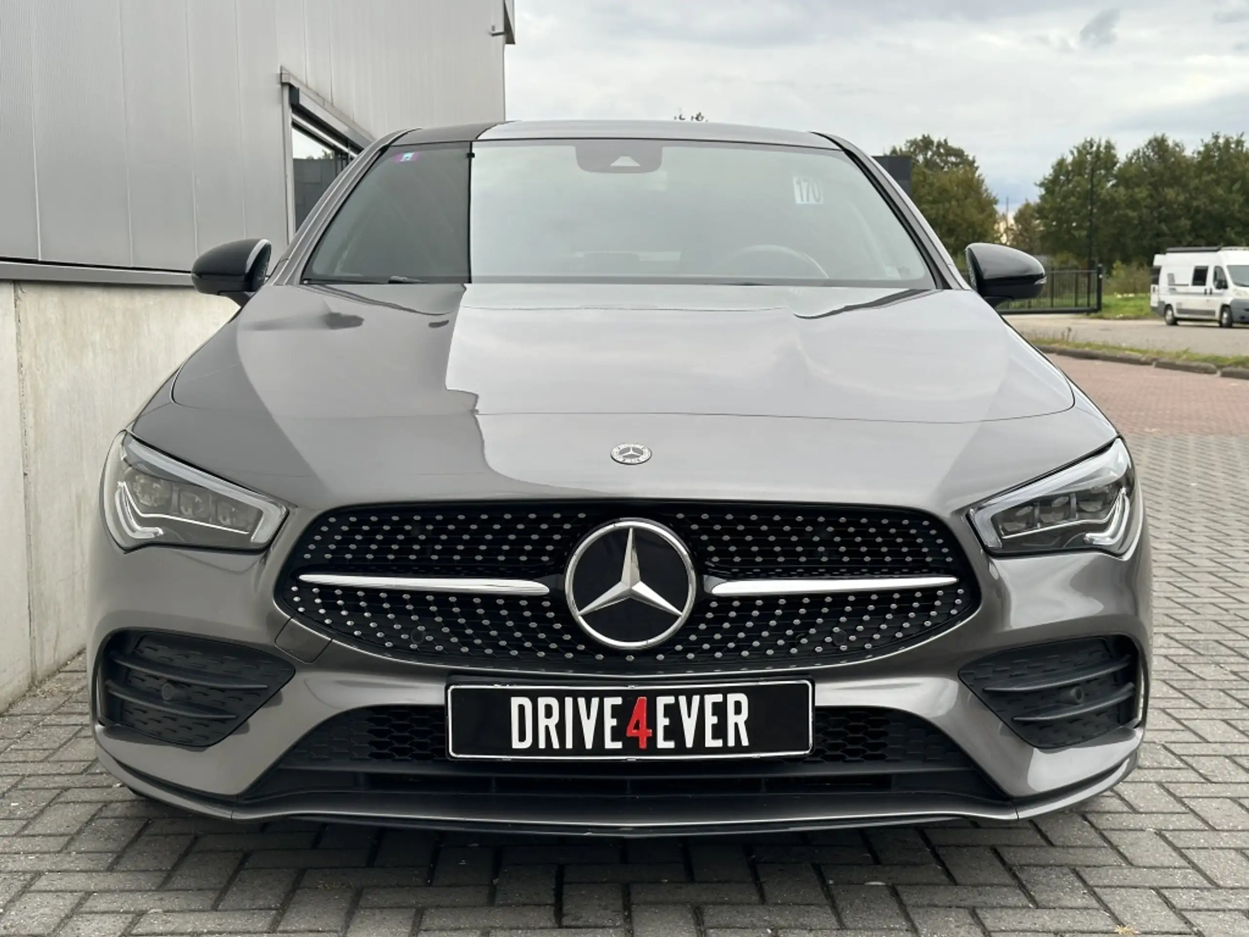 Mercedes-Benz - CLA 180