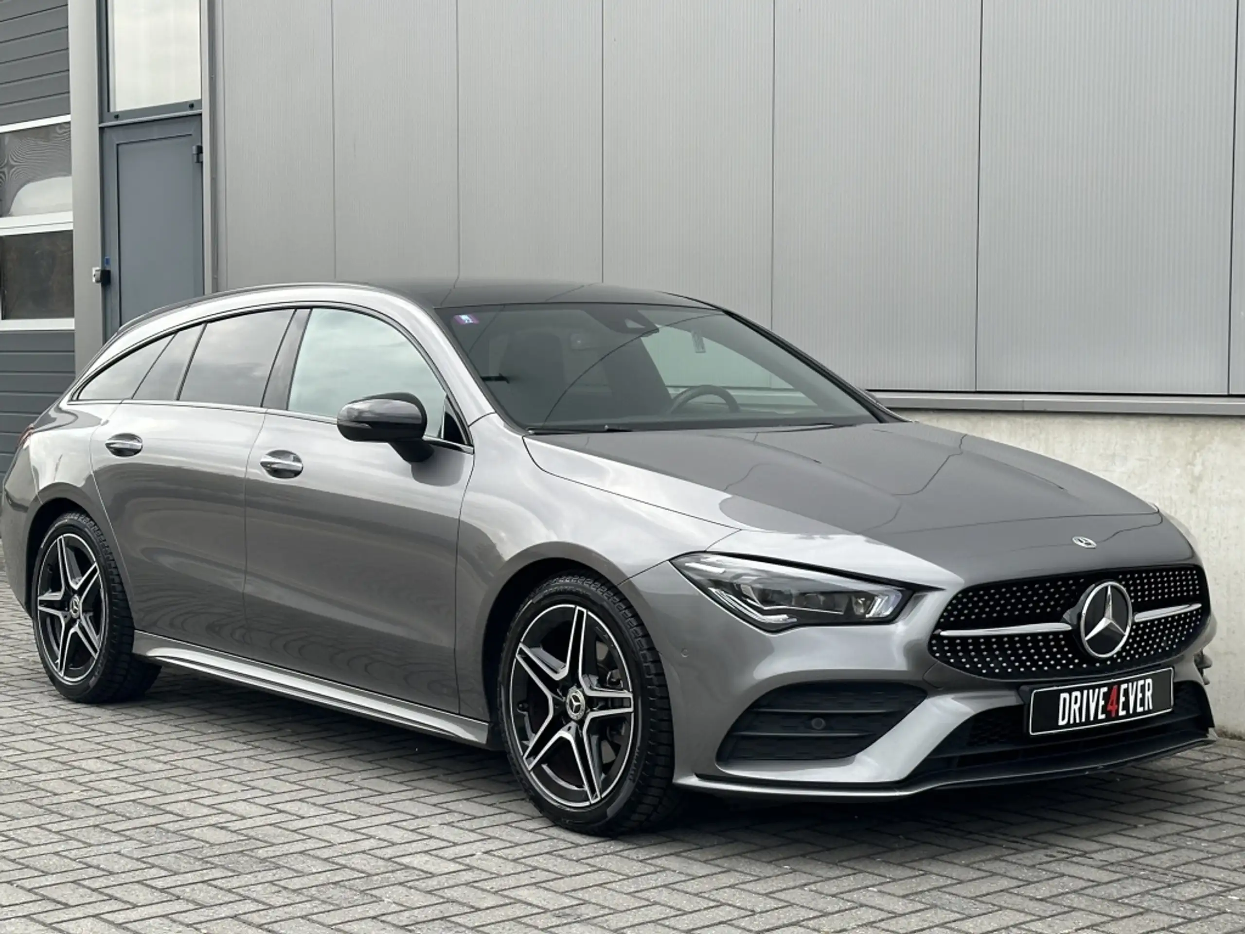 Mercedes-Benz - CLA 180