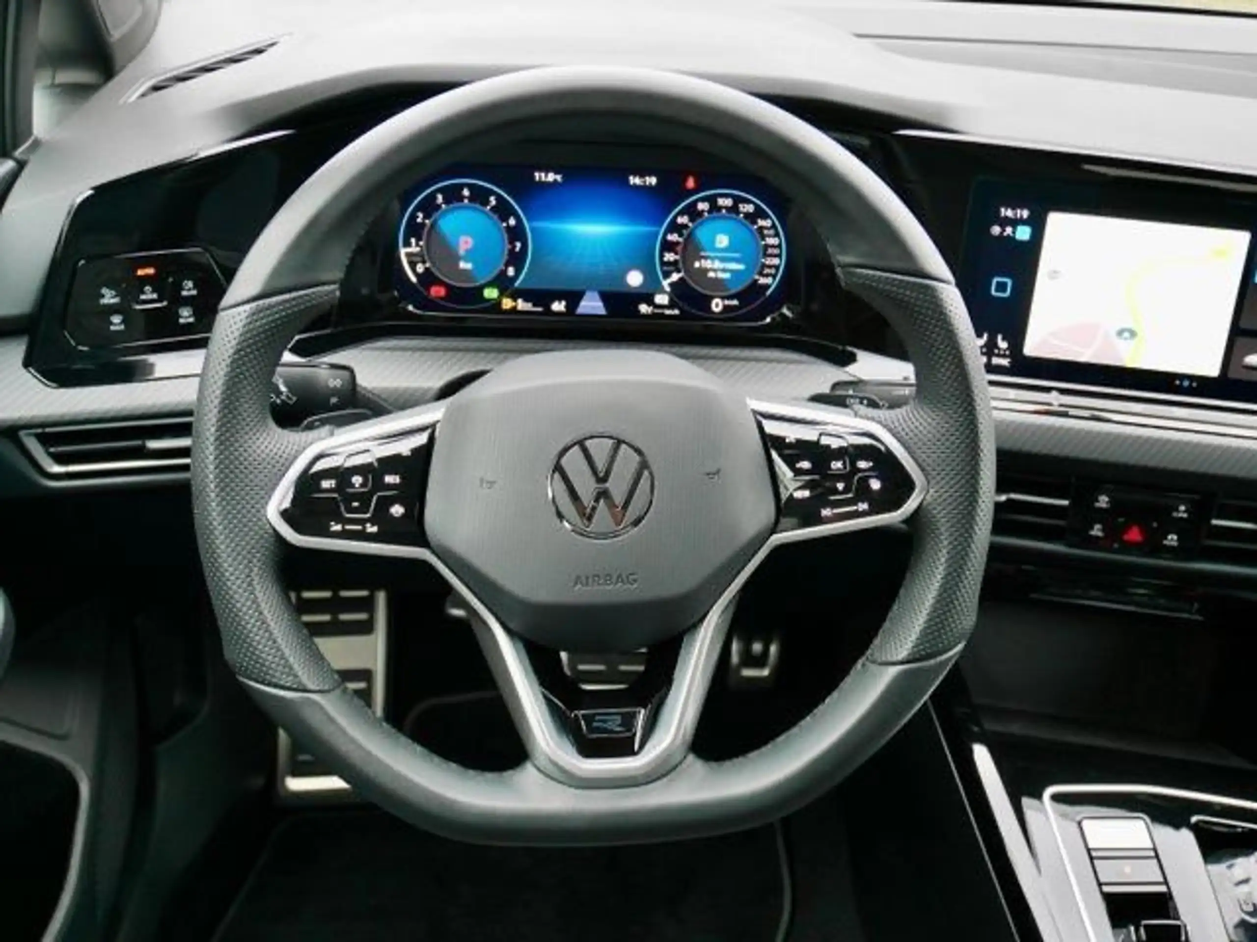 Volkswagen - Golf