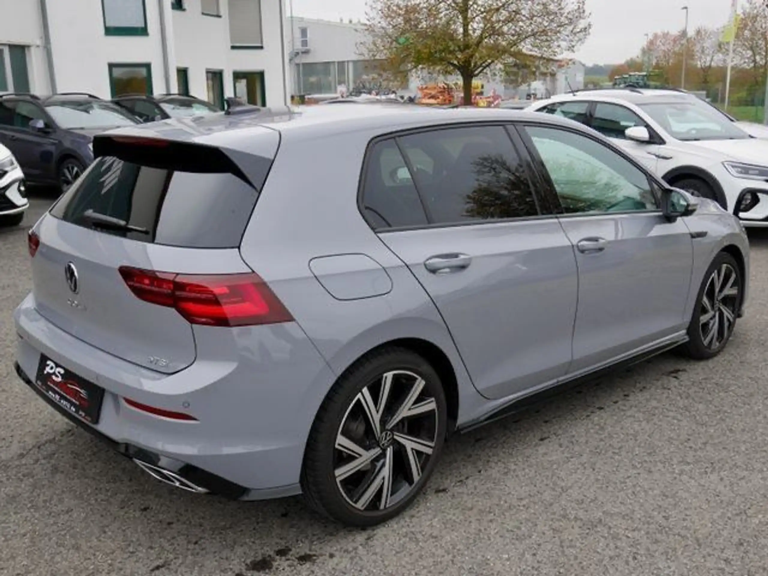 Volkswagen - Golf