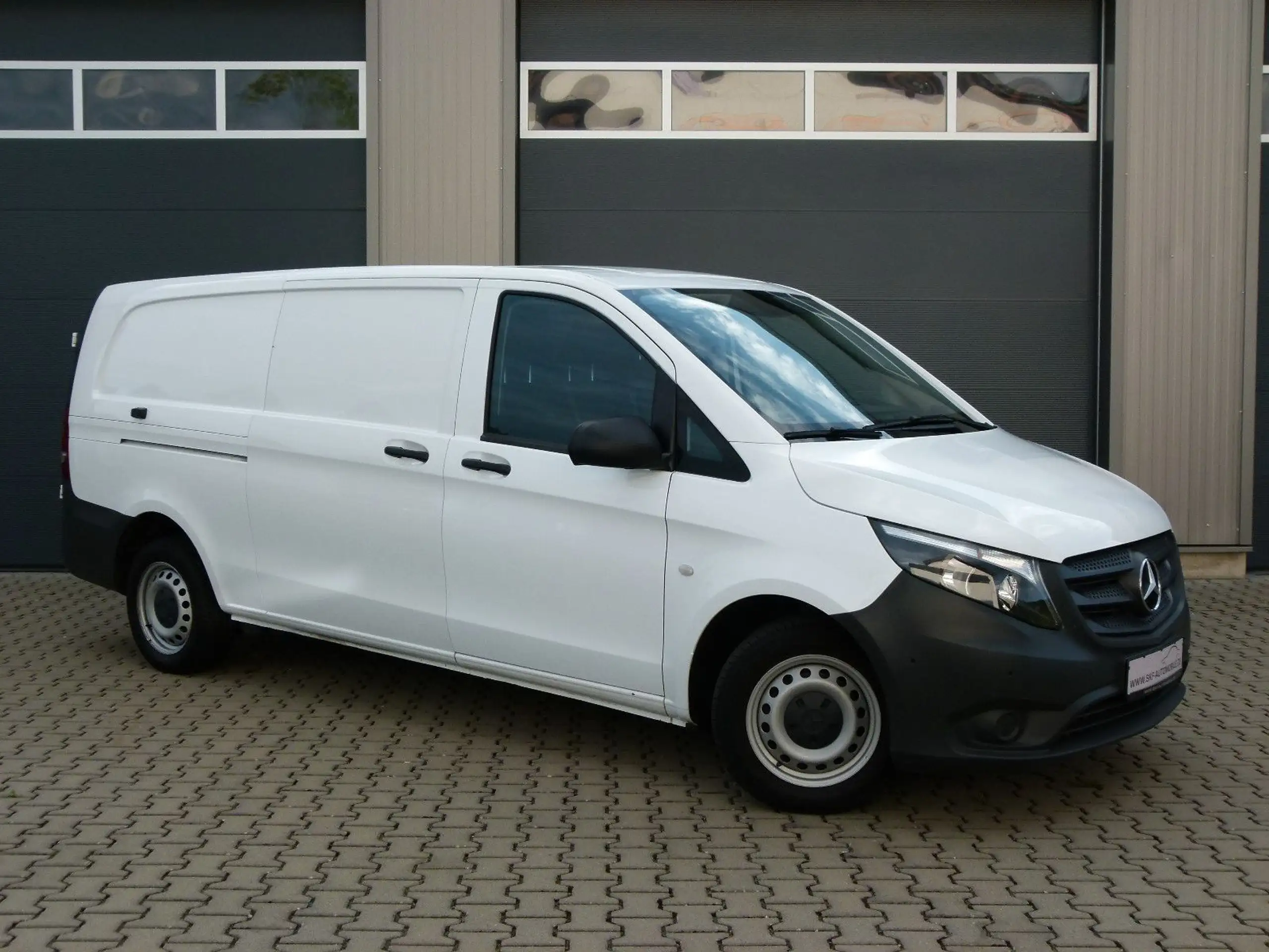 Mercedes-Benz - Vito