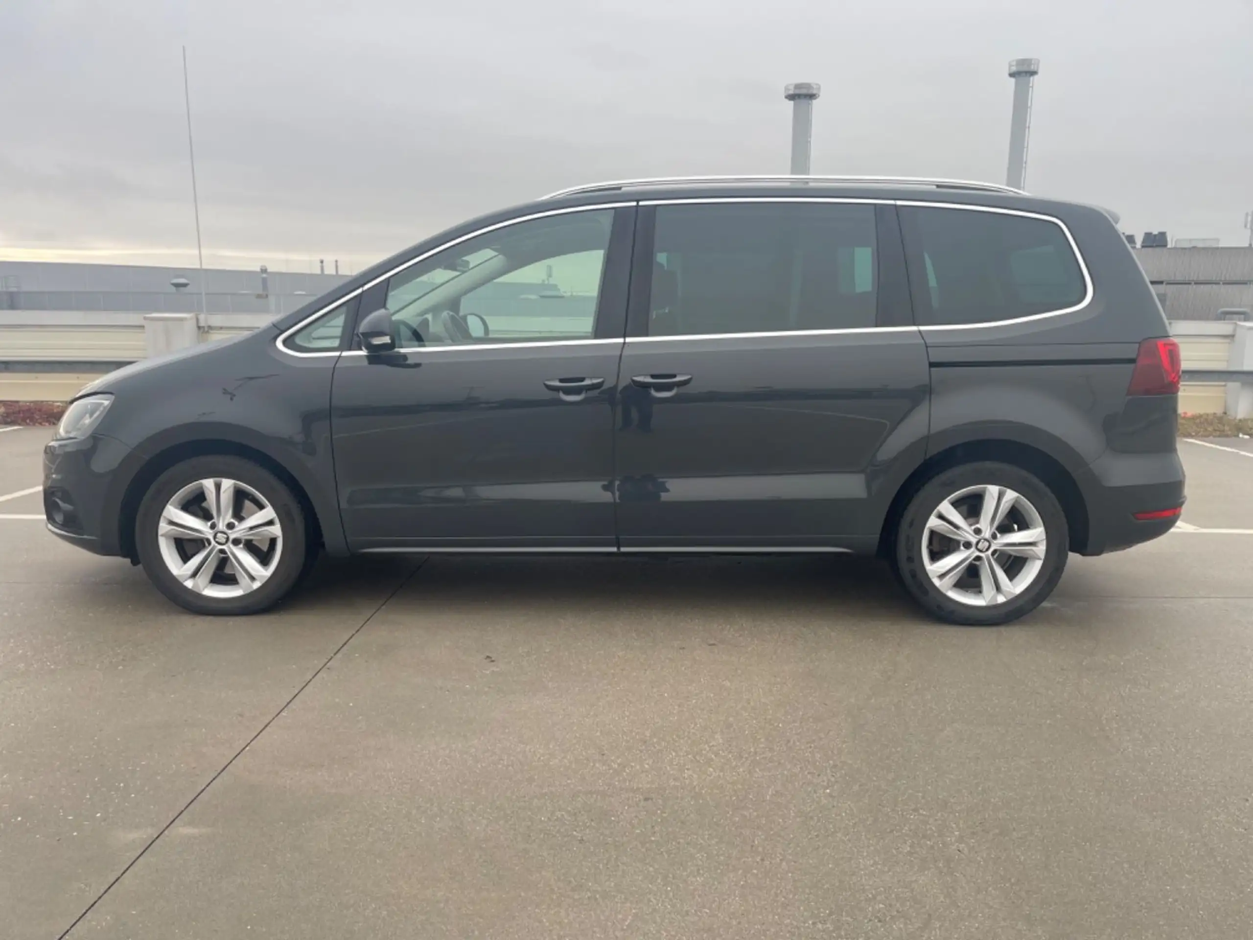 SEAT - Alhambra