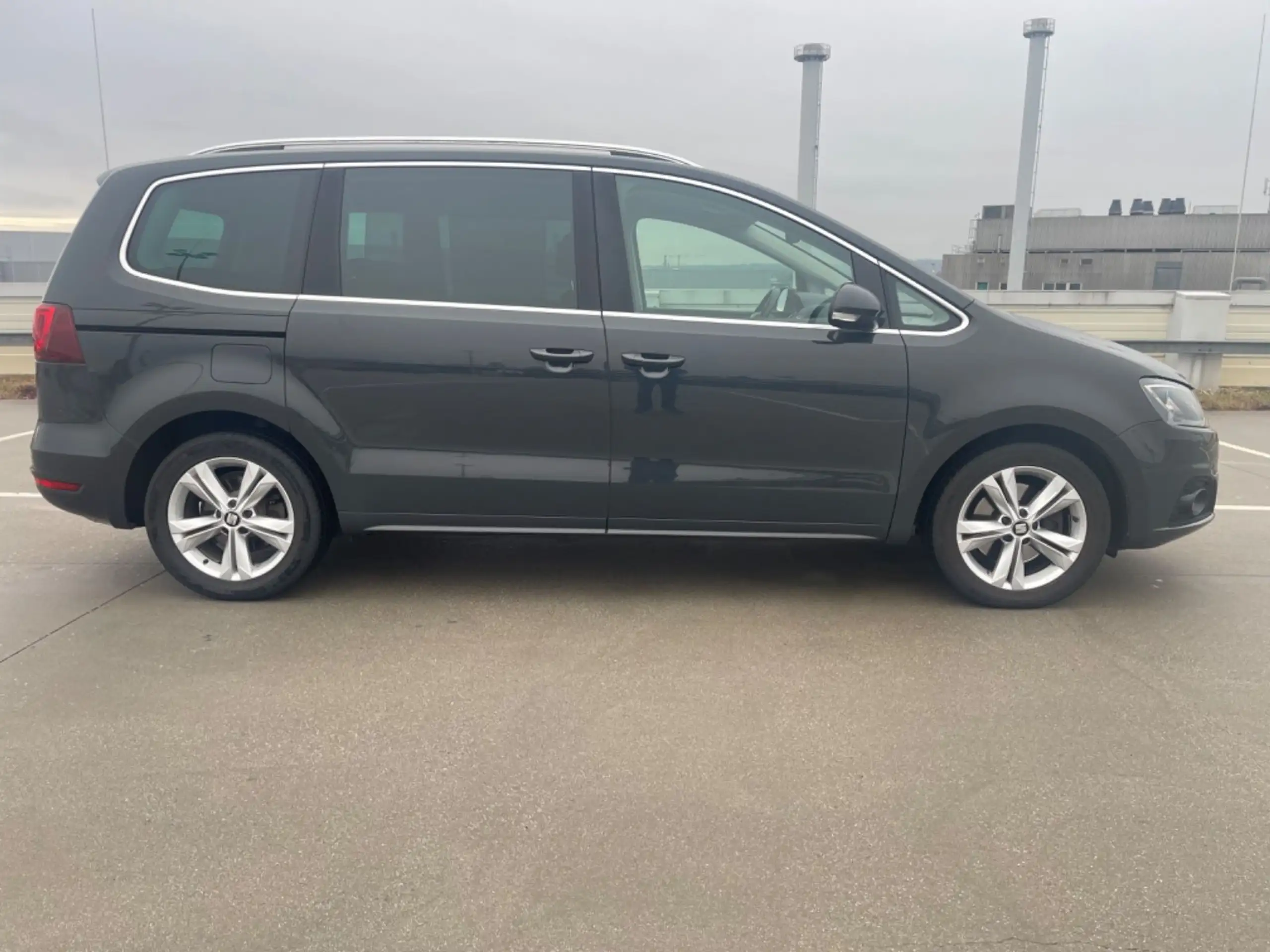 SEAT - Alhambra