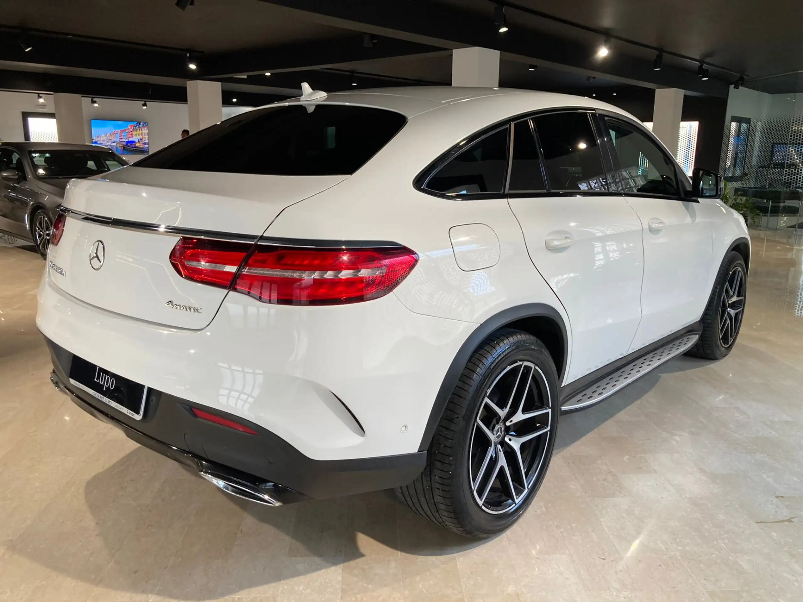 Mercedes-Benz - GLE 350