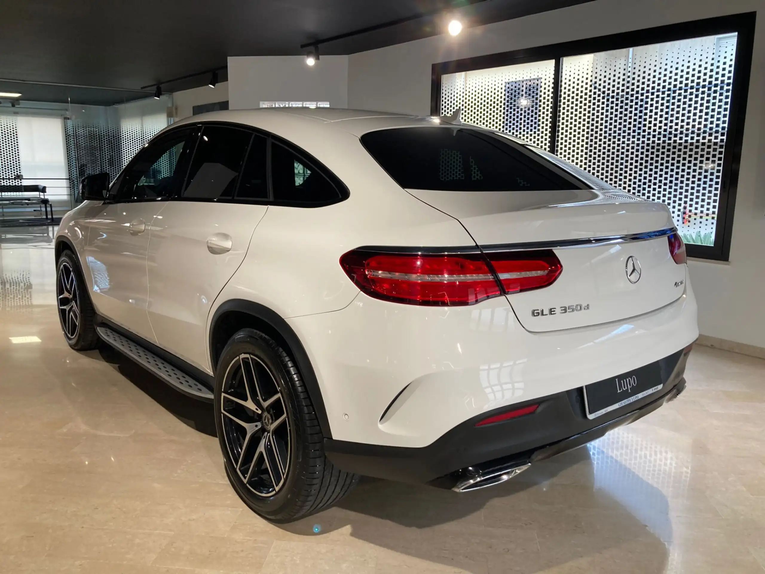 Mercedes-Benz - GLE 350