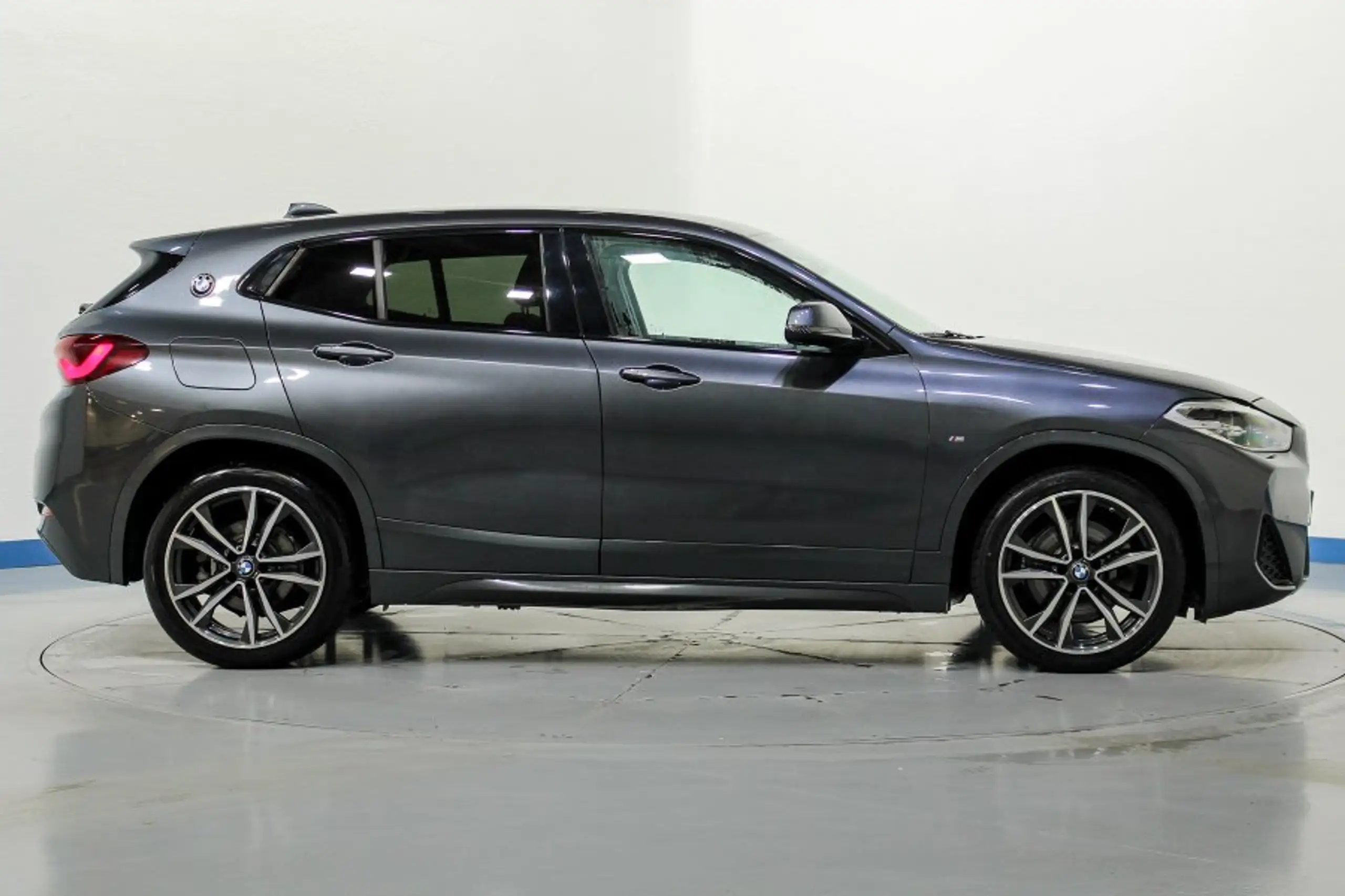 BMW - X2