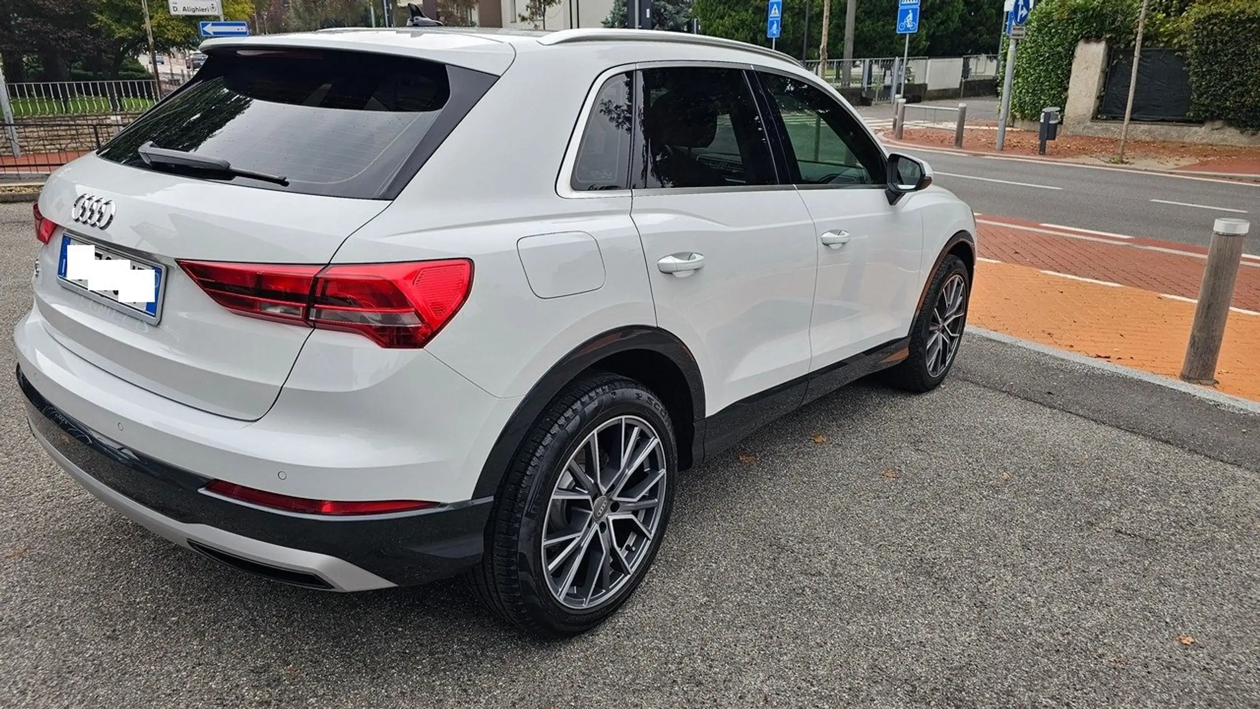 Audi - Q3