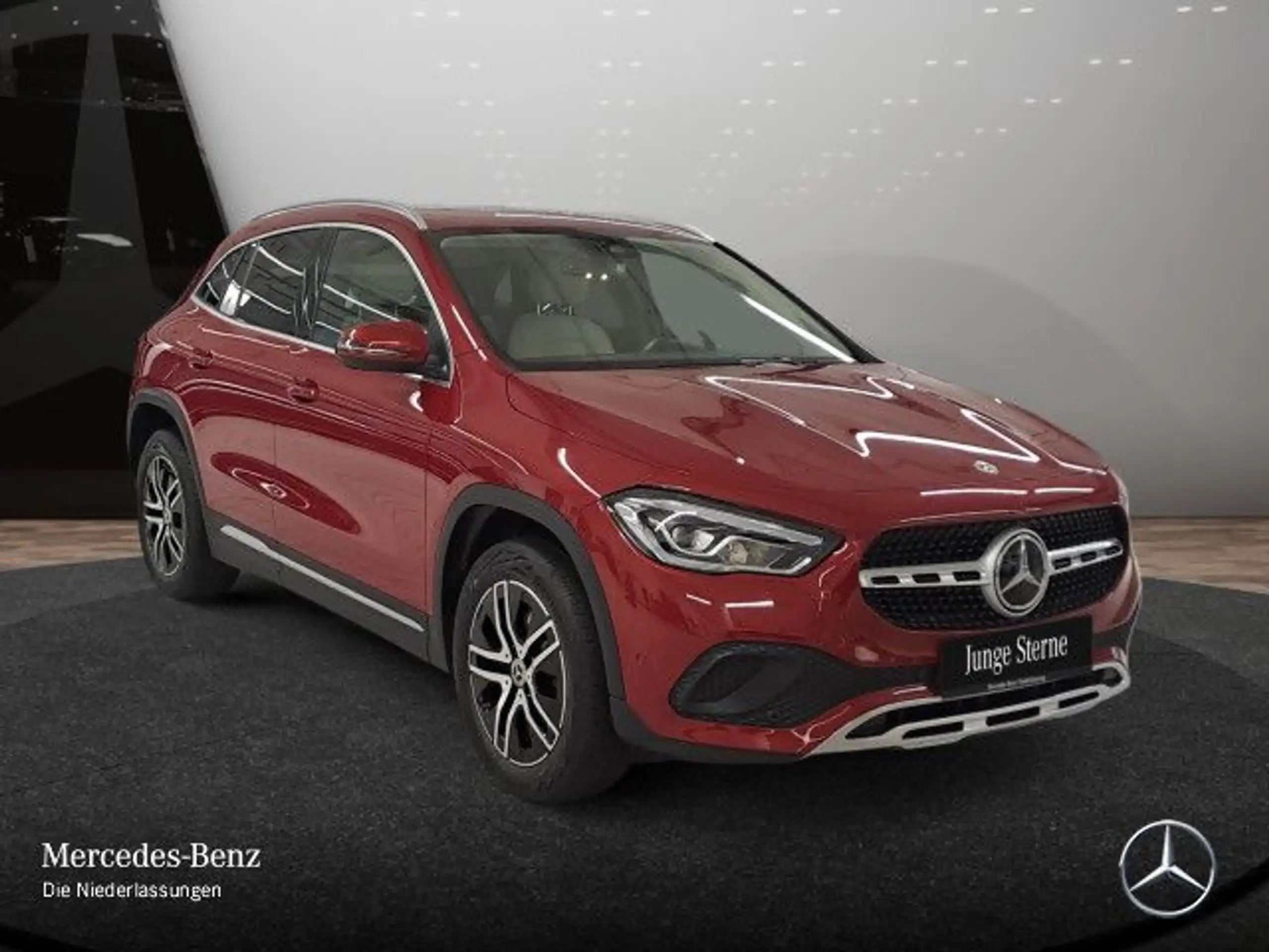 Mercedes-Benz - GLA 250