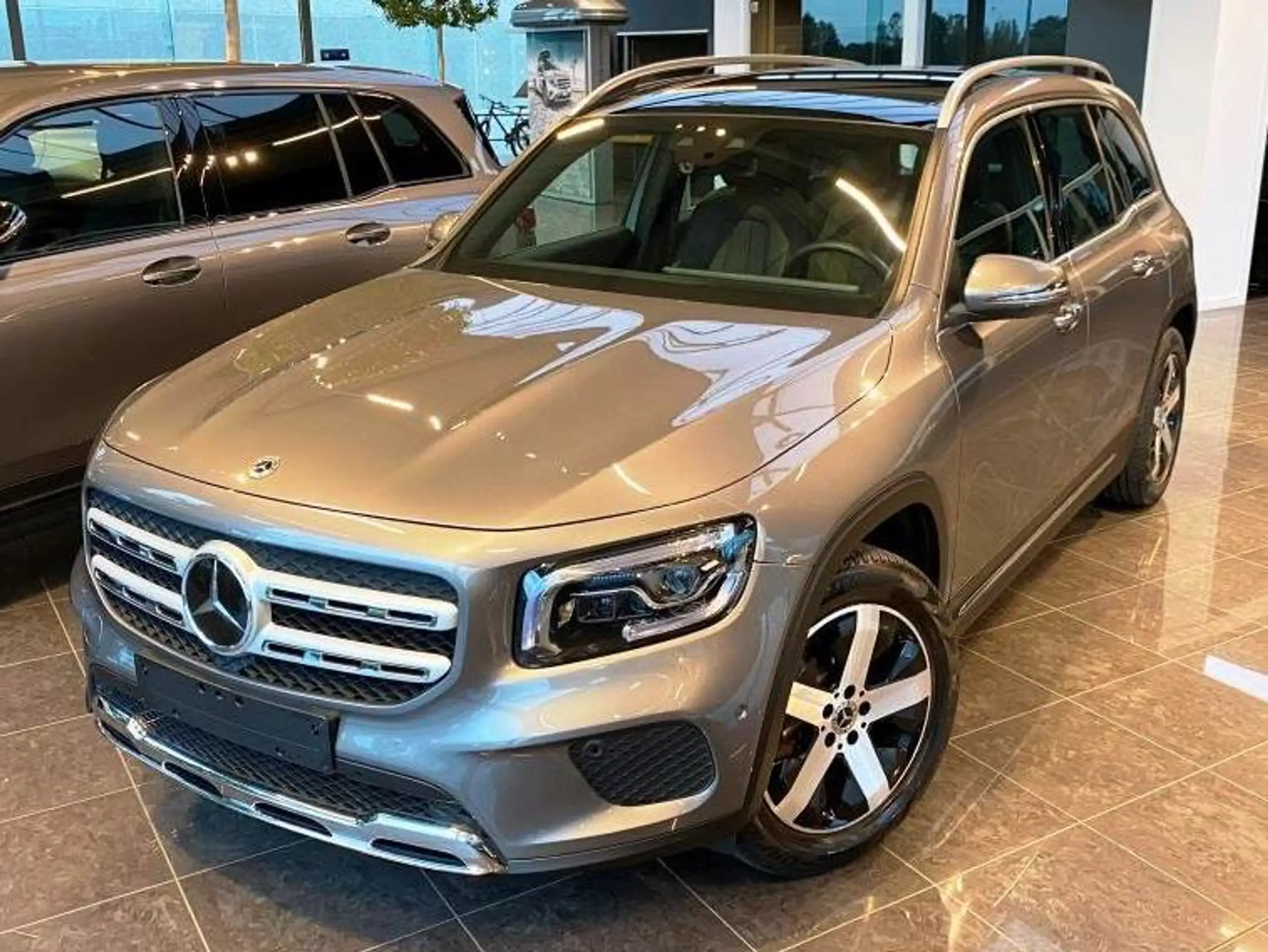 Mercedes-Benz GLB 180 2021