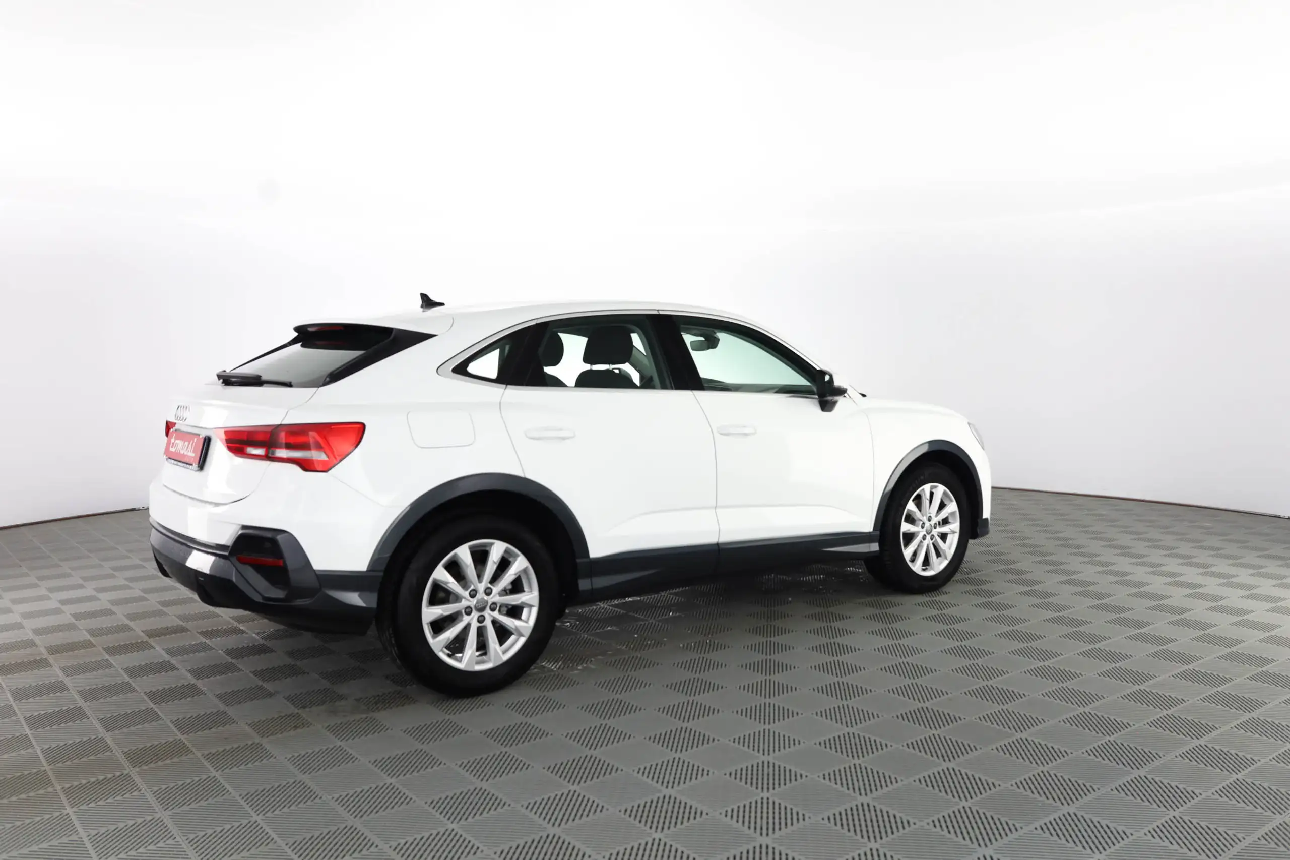 Audi - Q3