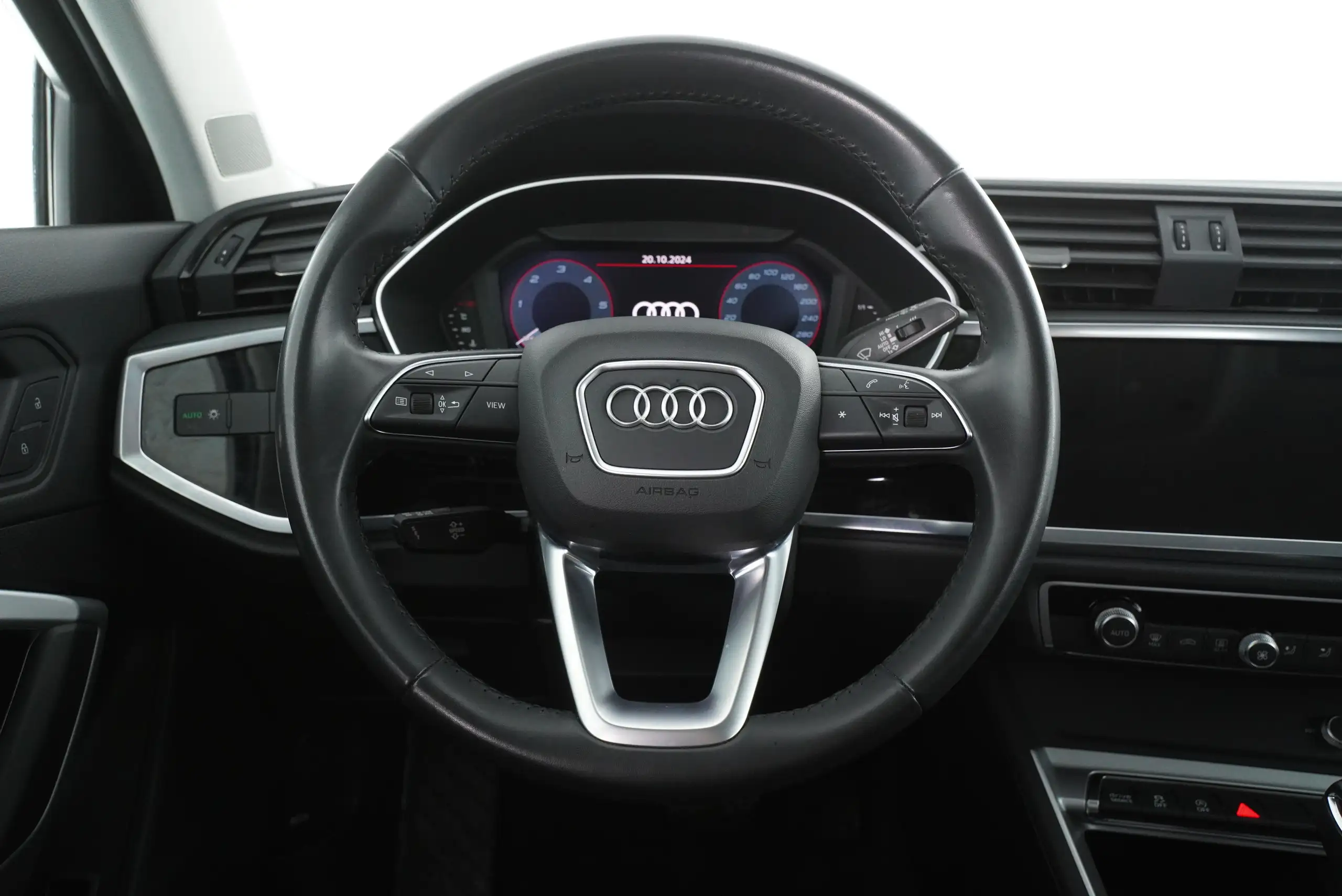 Audi - Q3