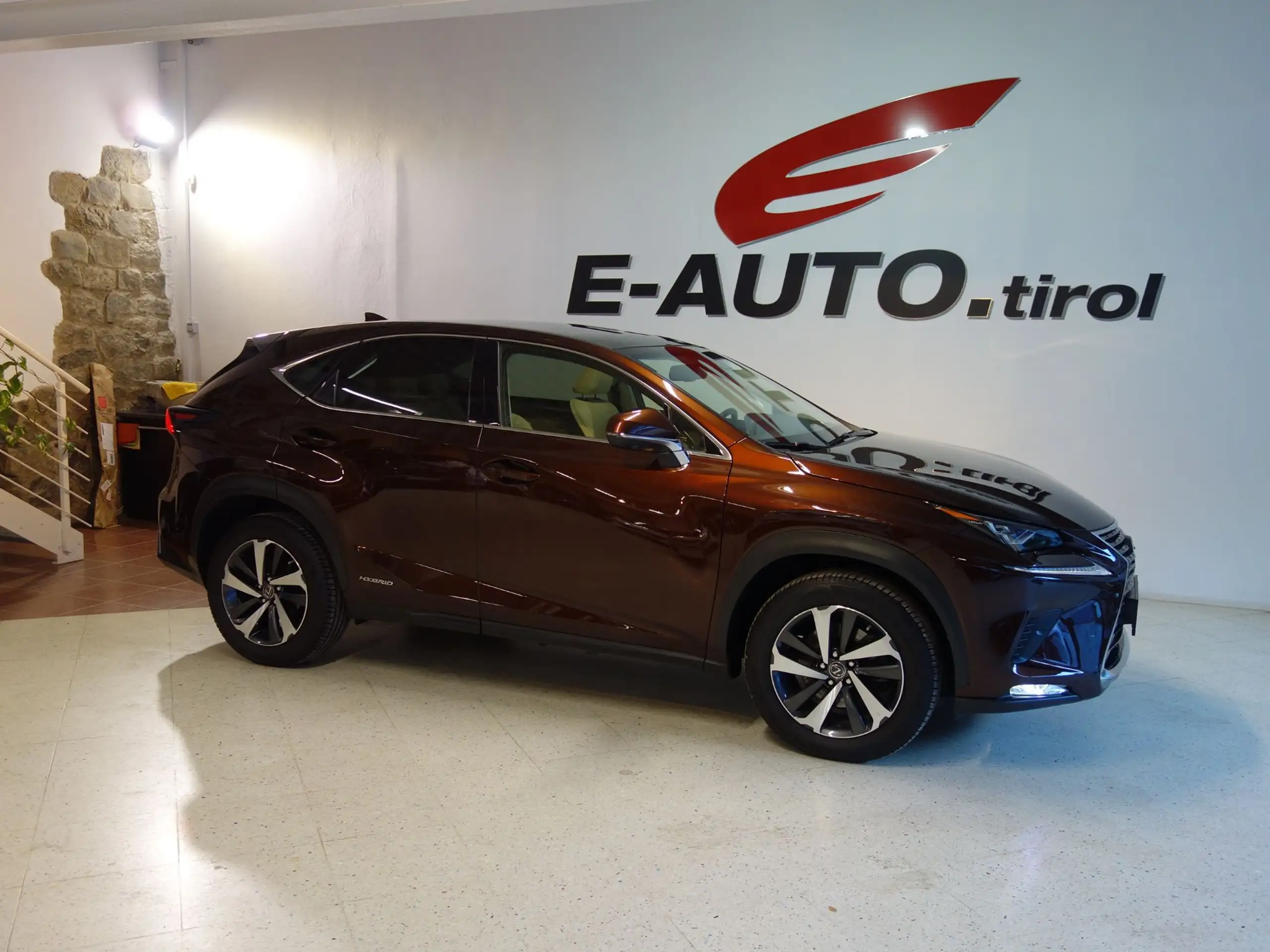 Lexus - NX 300