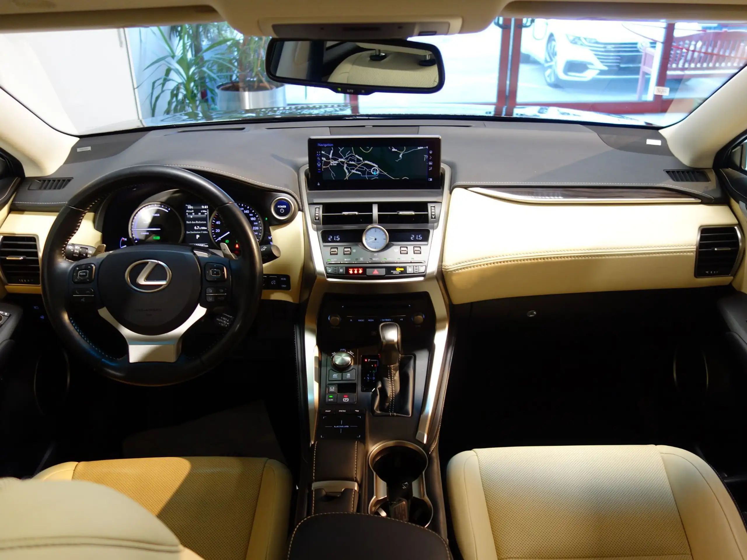 Lexus - NX 300