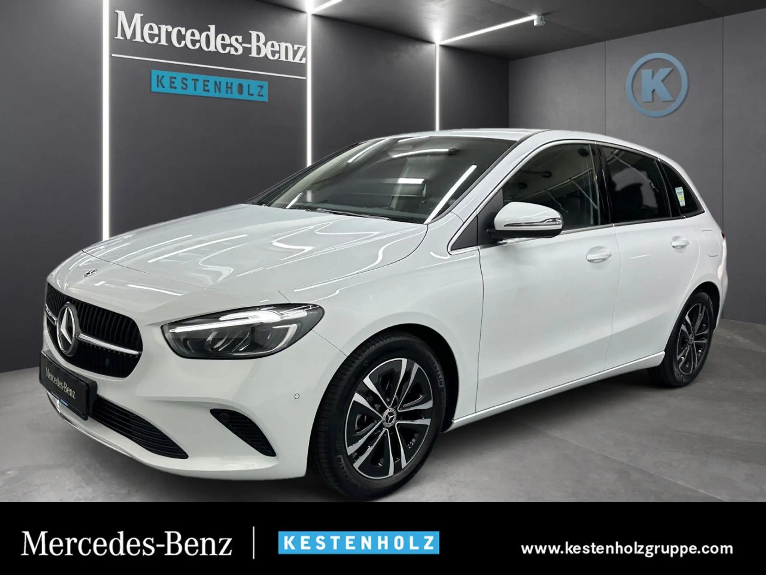 Mercedes-Benz - B 200