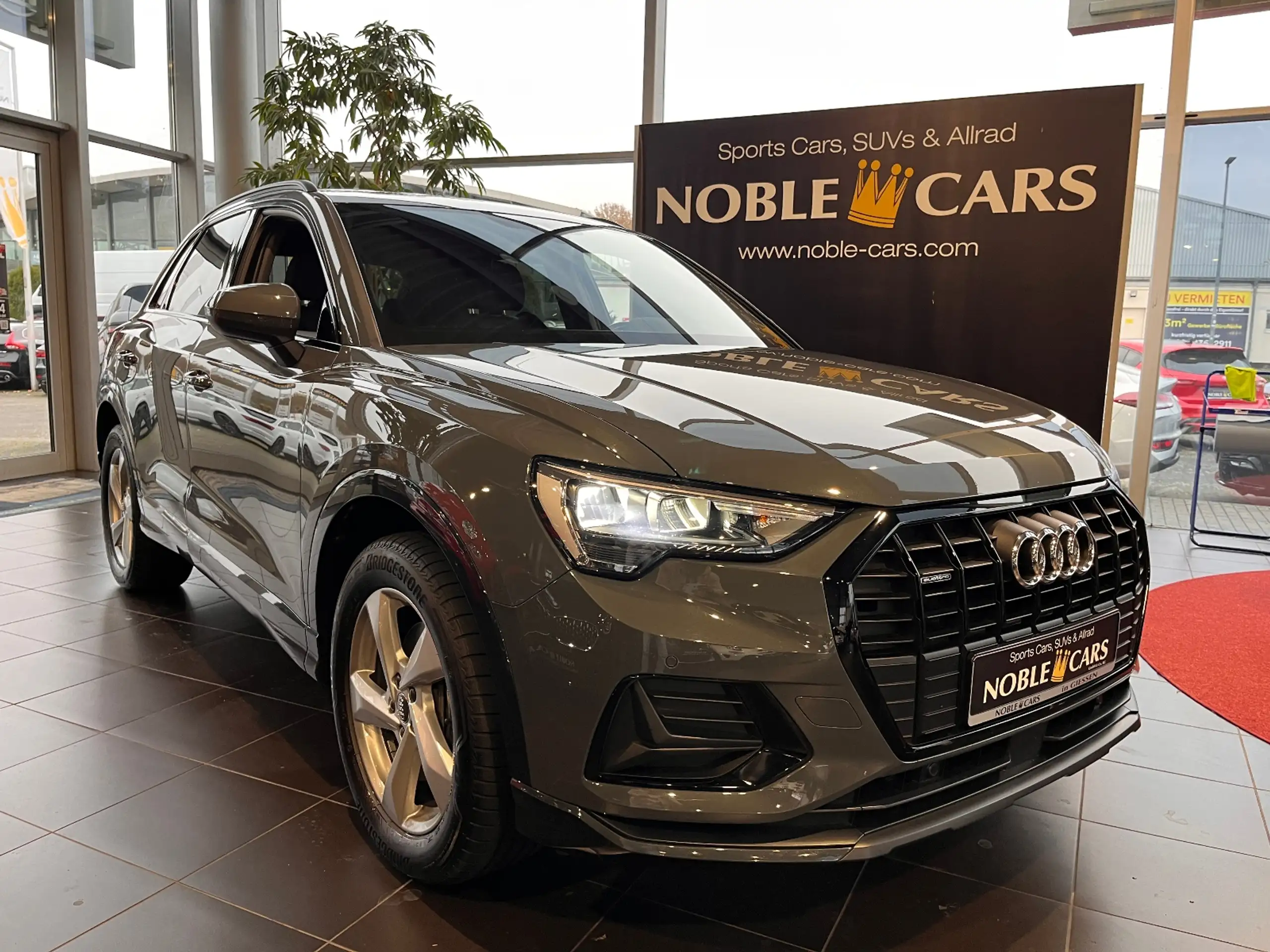 Audi - Q3