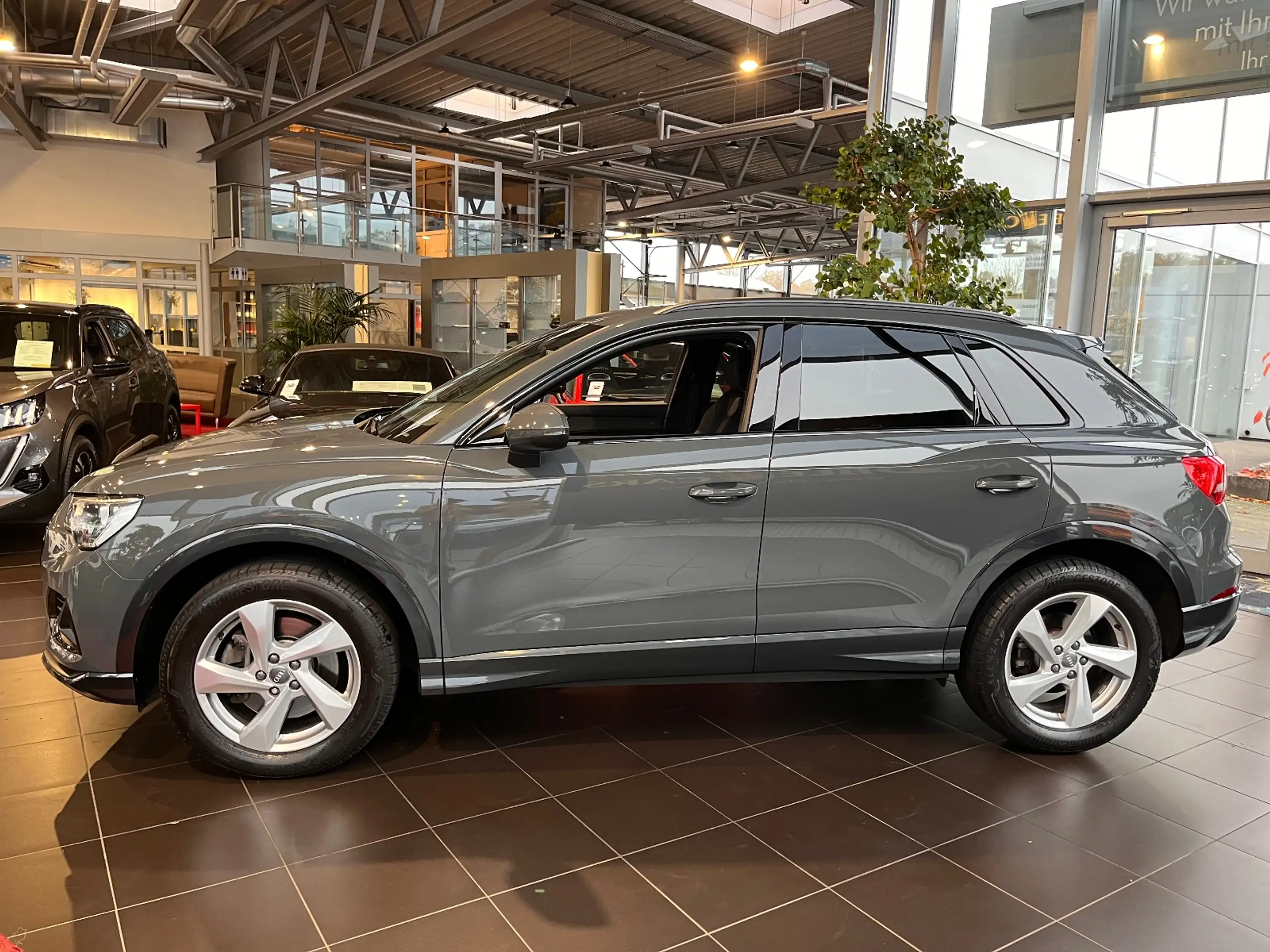 Audi - Q3