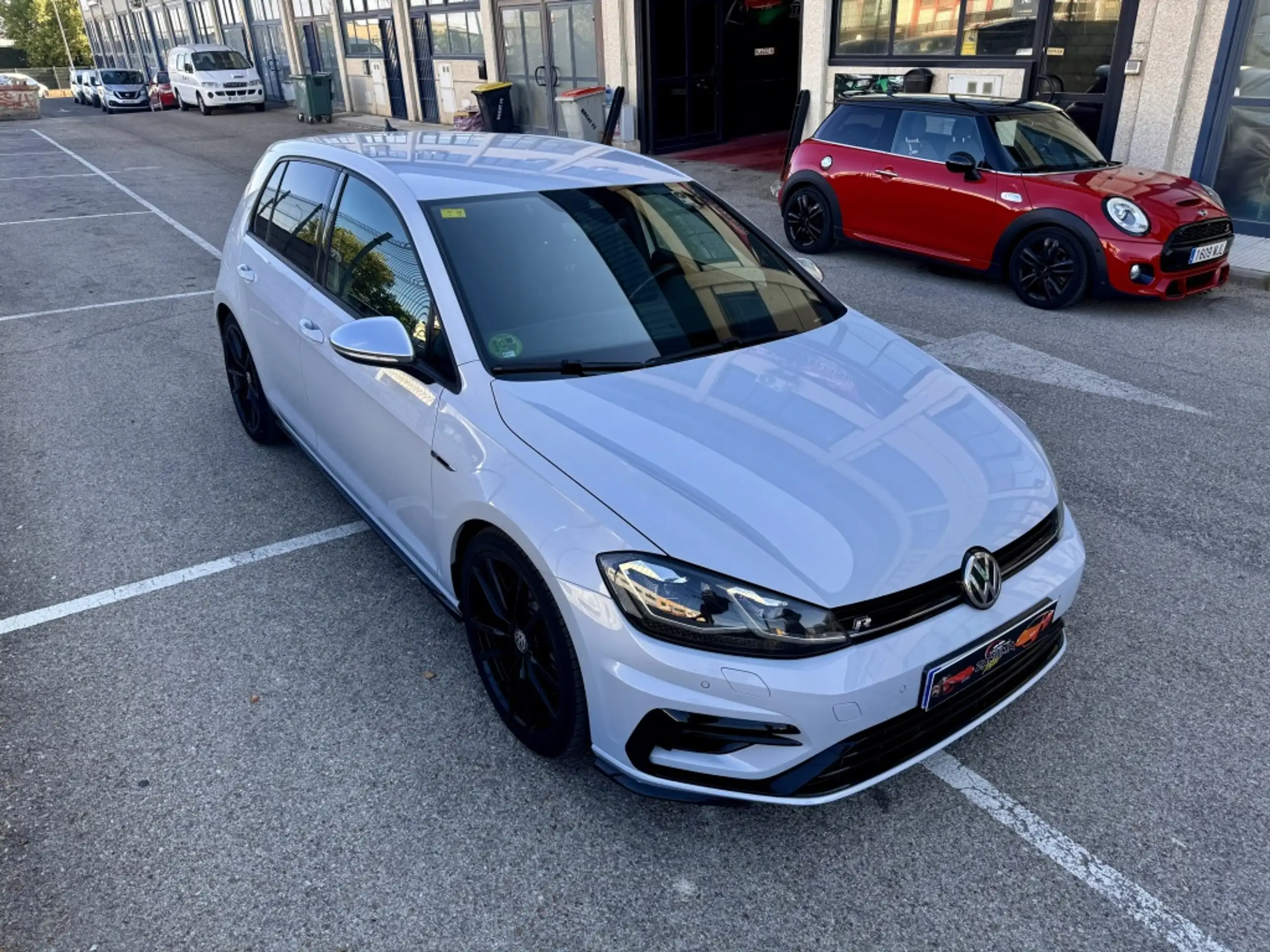 Volkswagen - Golf