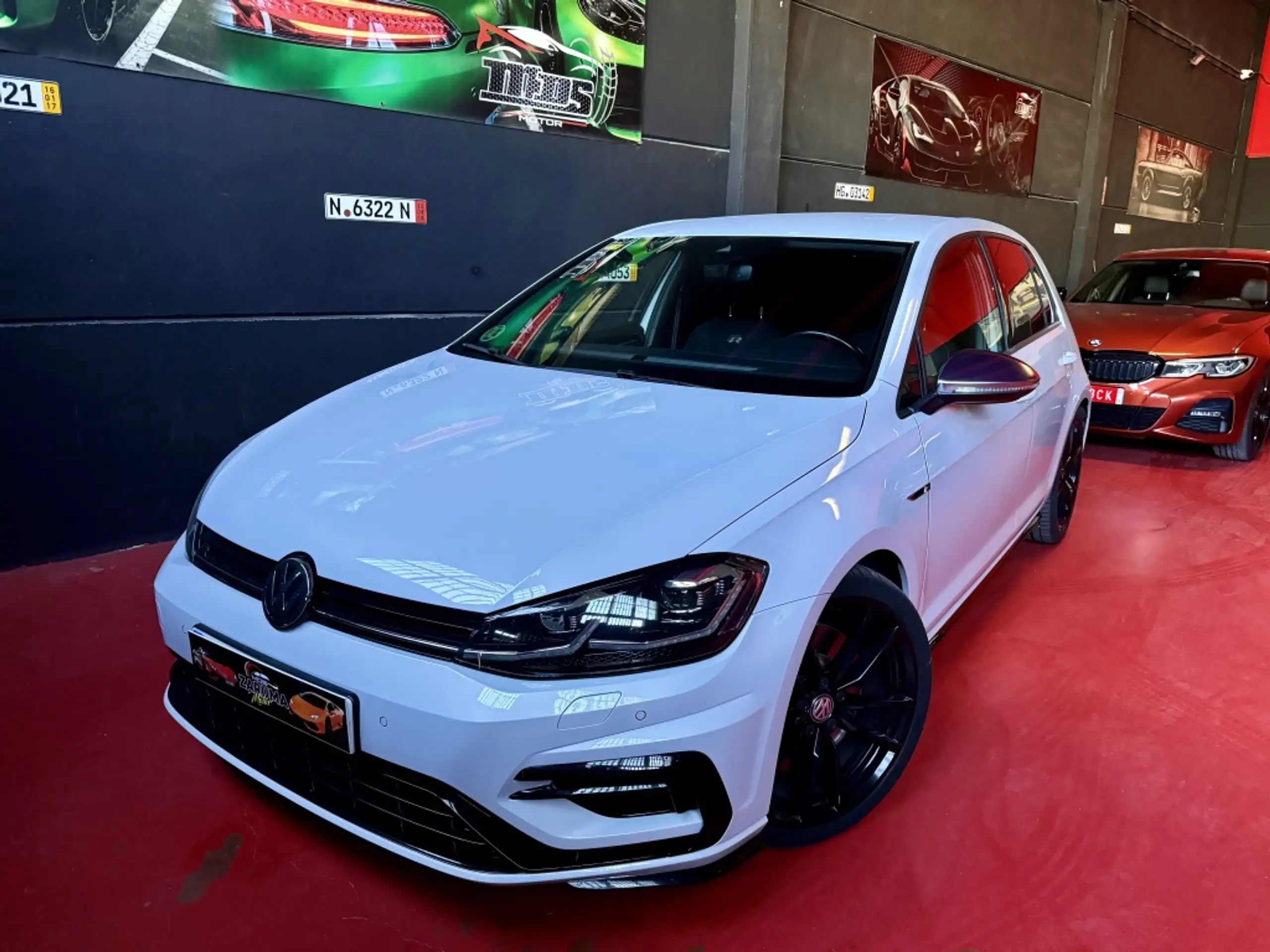 Volkswagen - Golf