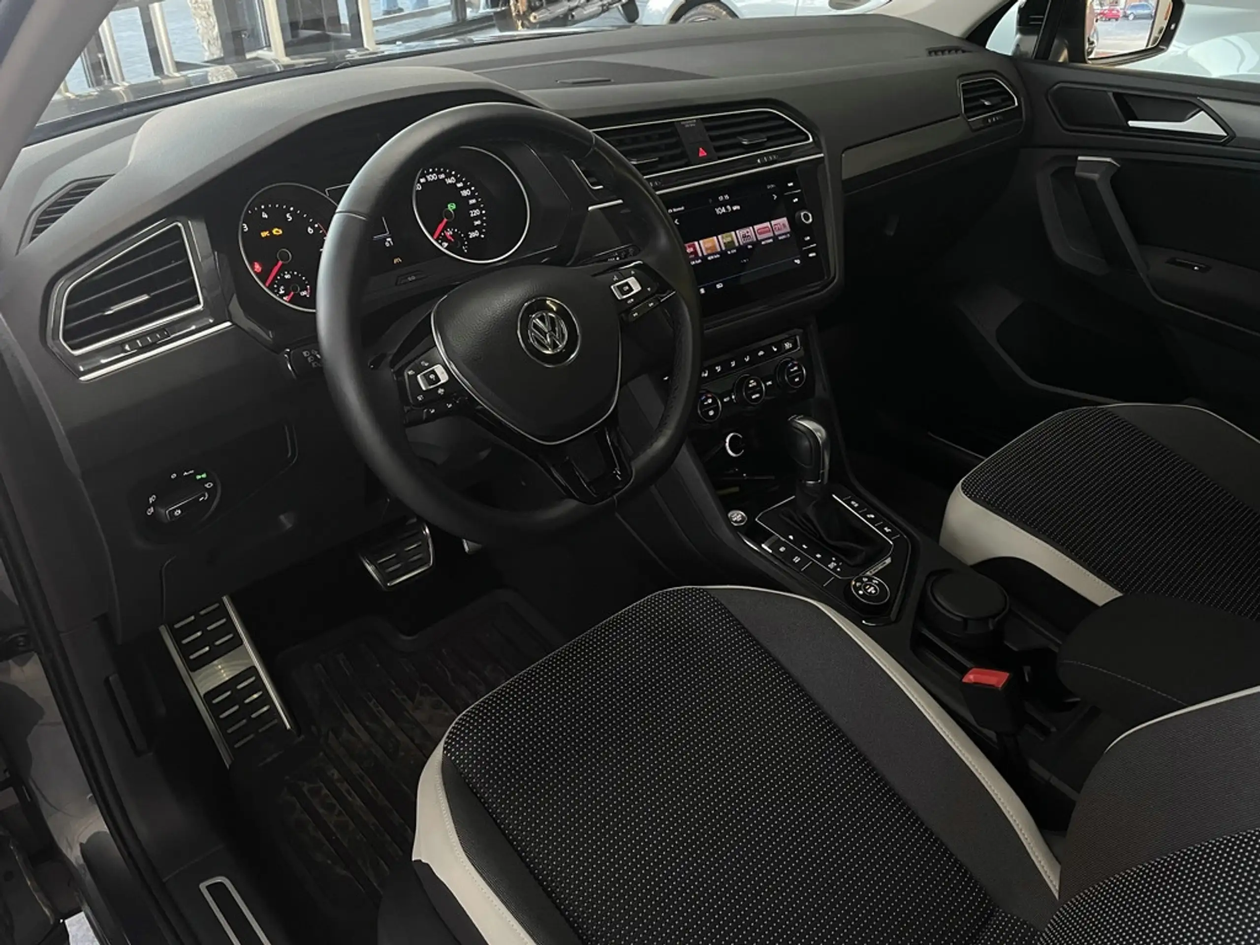 Volkswagen - Tiguan