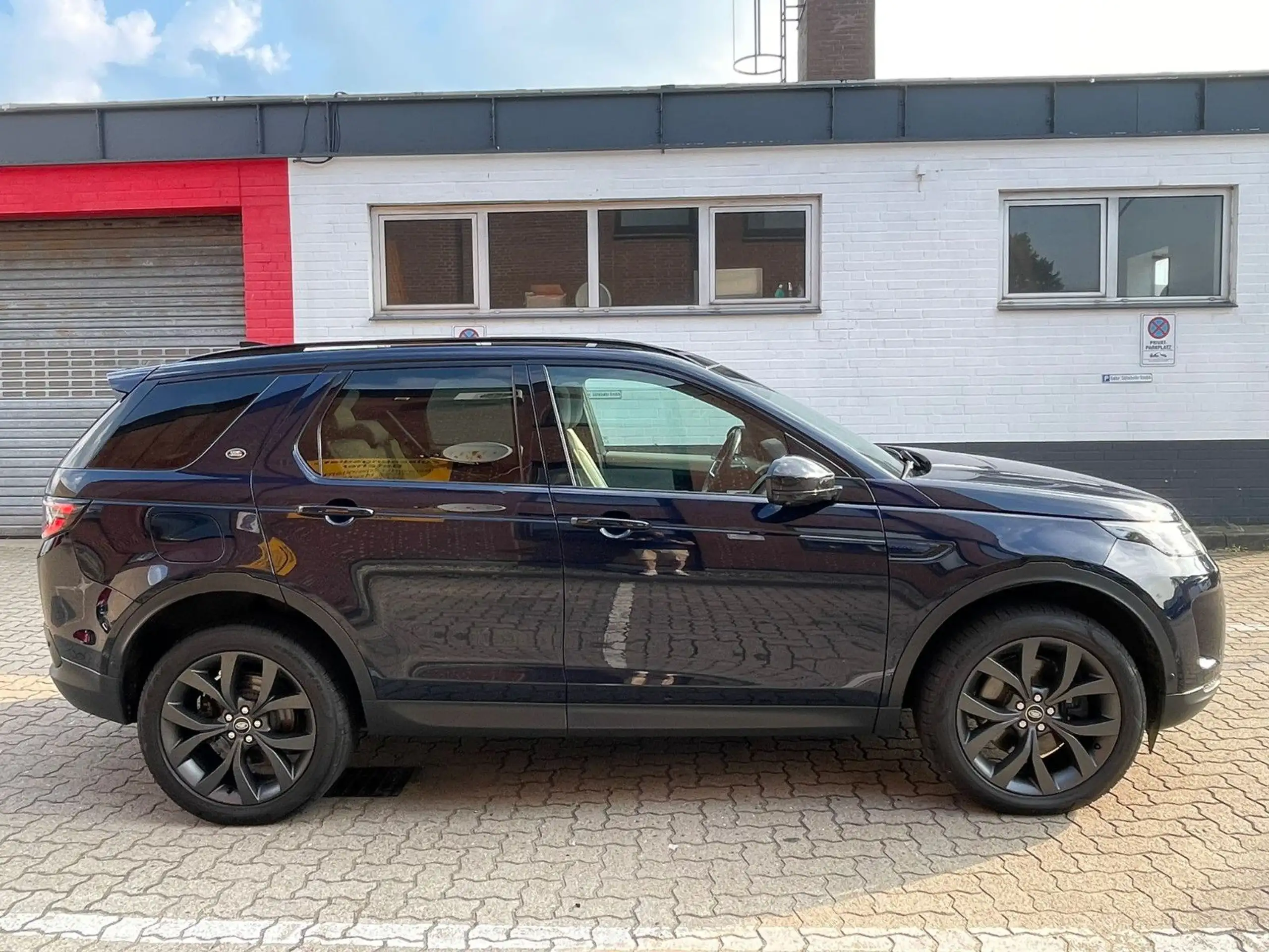 Land Rover - Discovery Sport