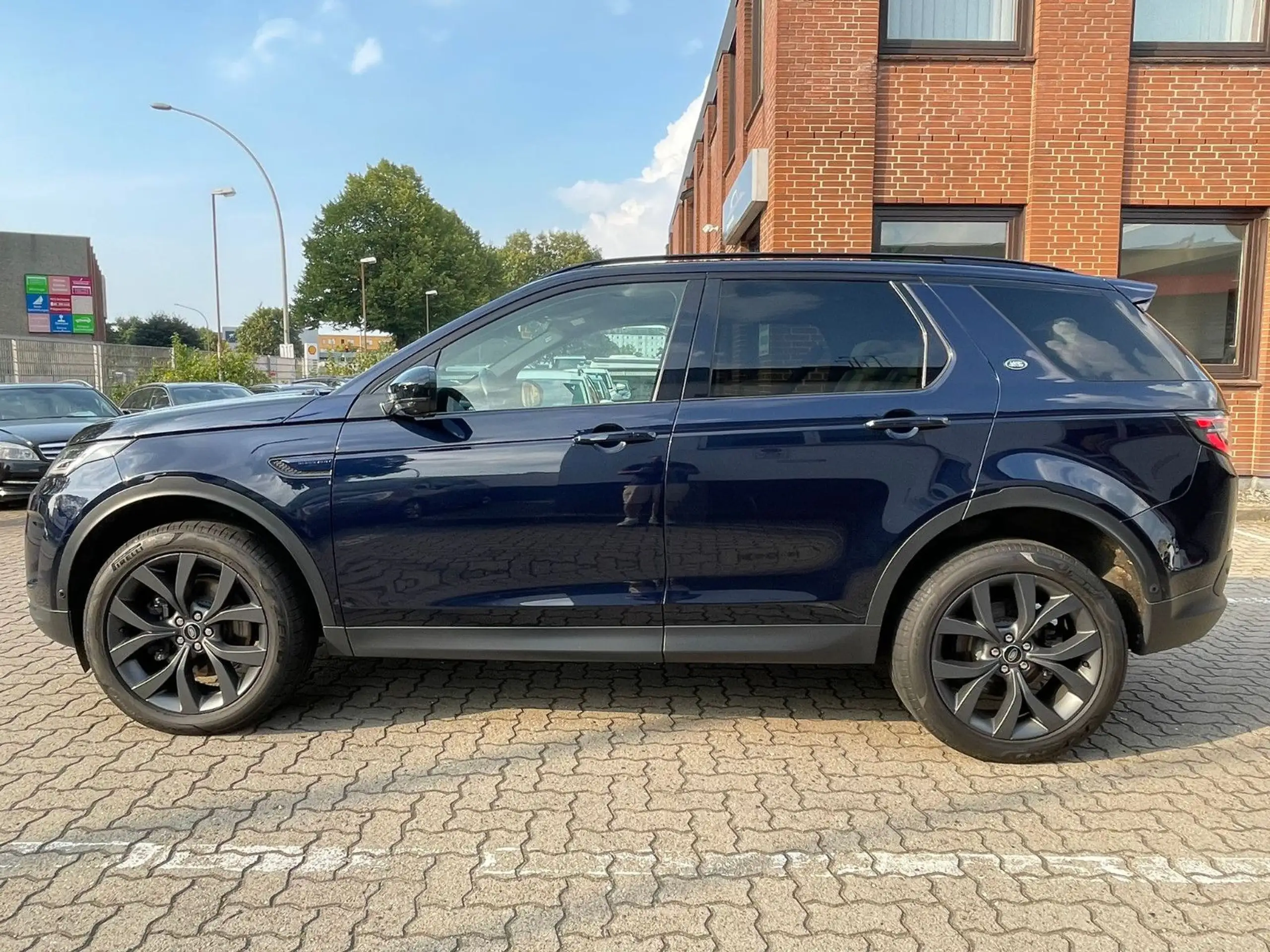 Land Rover - Discovery Sport