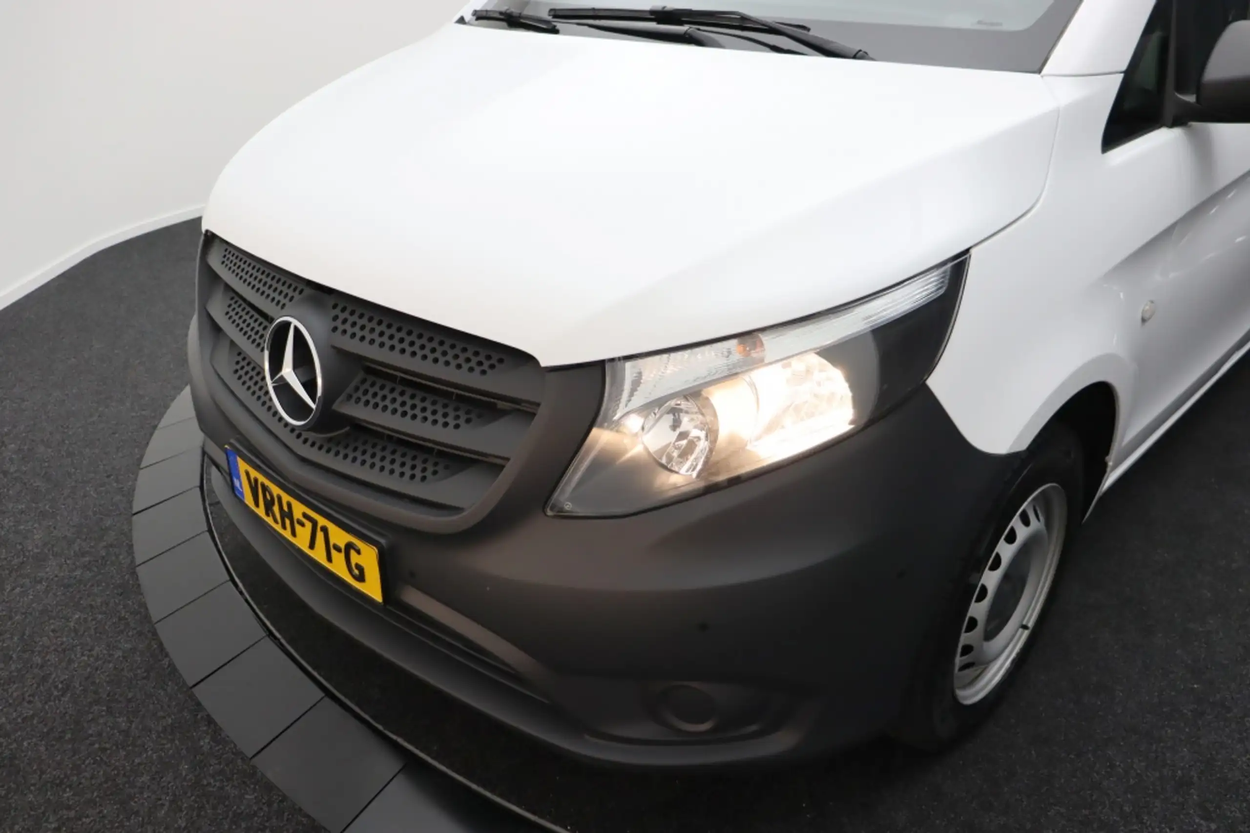 Mercedes-Benz - Vito